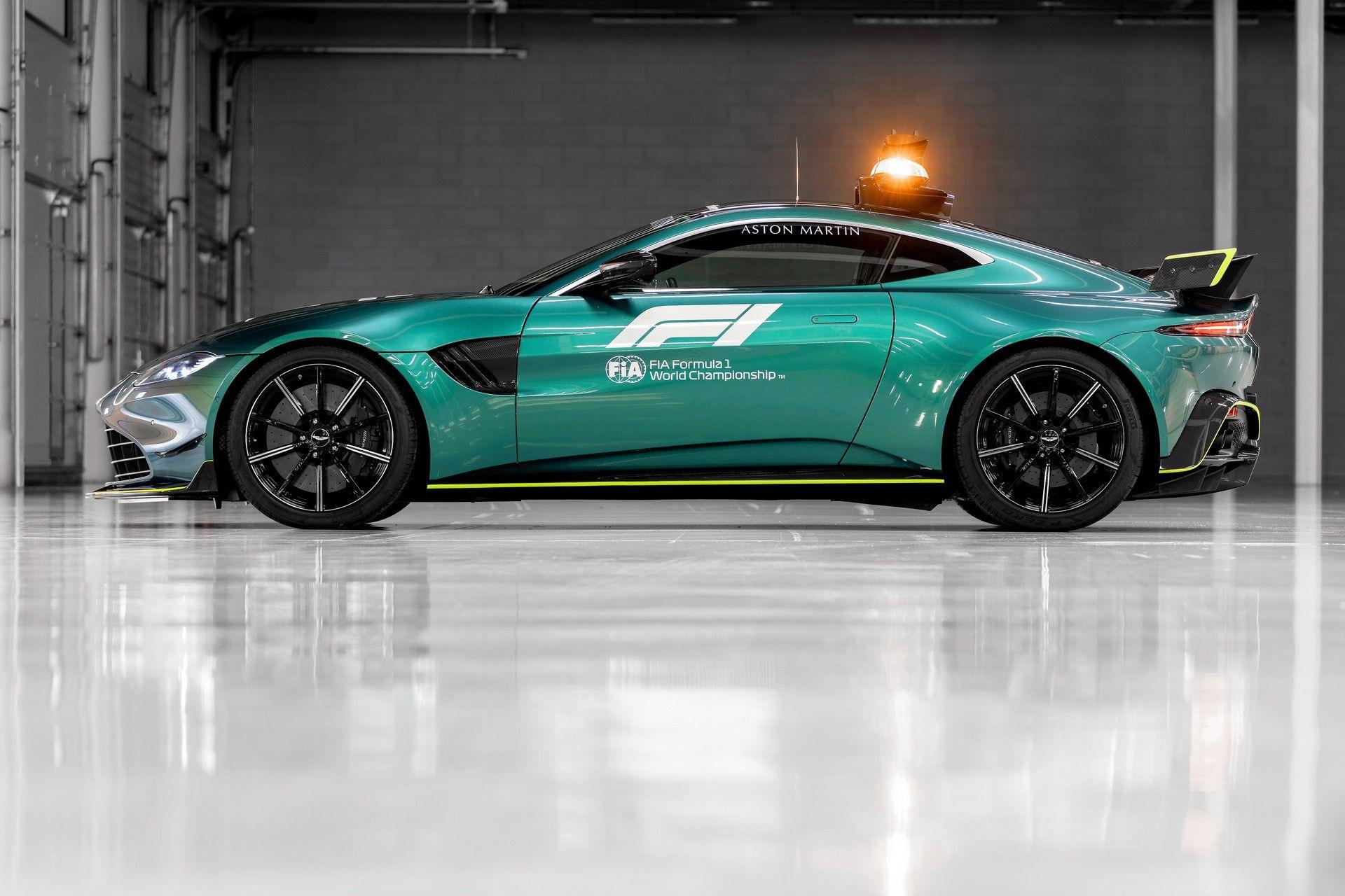 AstonMartinVantage_OfficialSafetyCarofFormulaOne_08