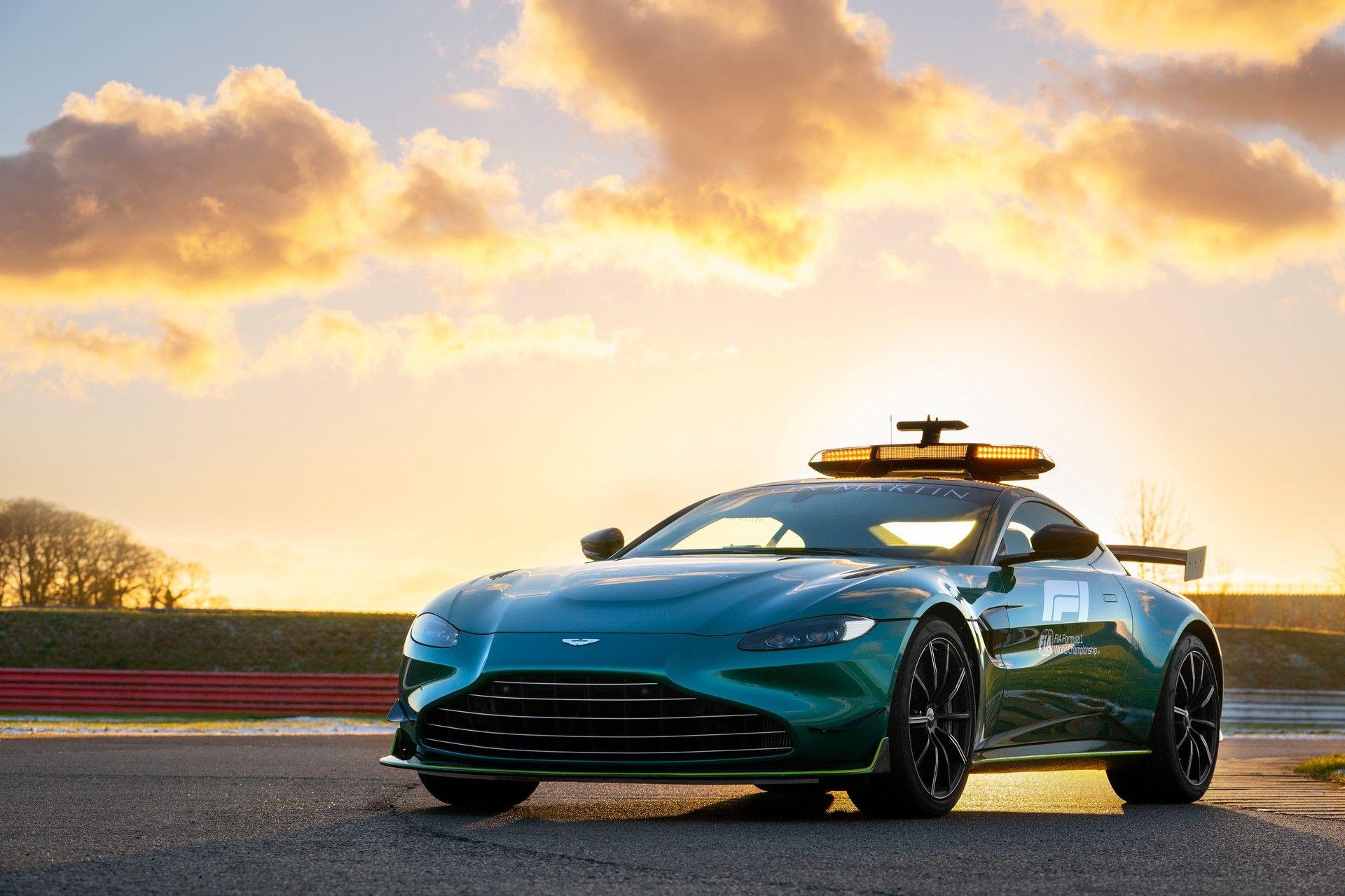 AstonMartinVantage_OfficialSafetyCarofFormulaOne_19