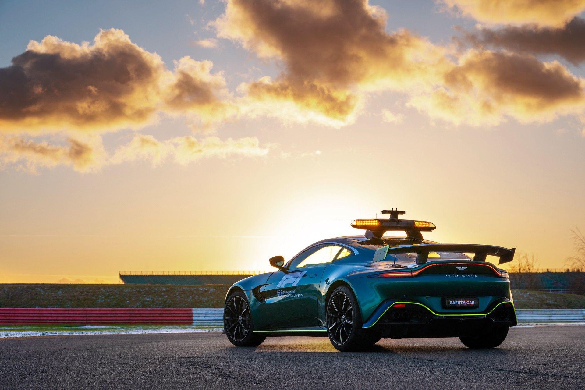 AstonMartinVantage_OfficialSafetyCarofFormulaOne_20