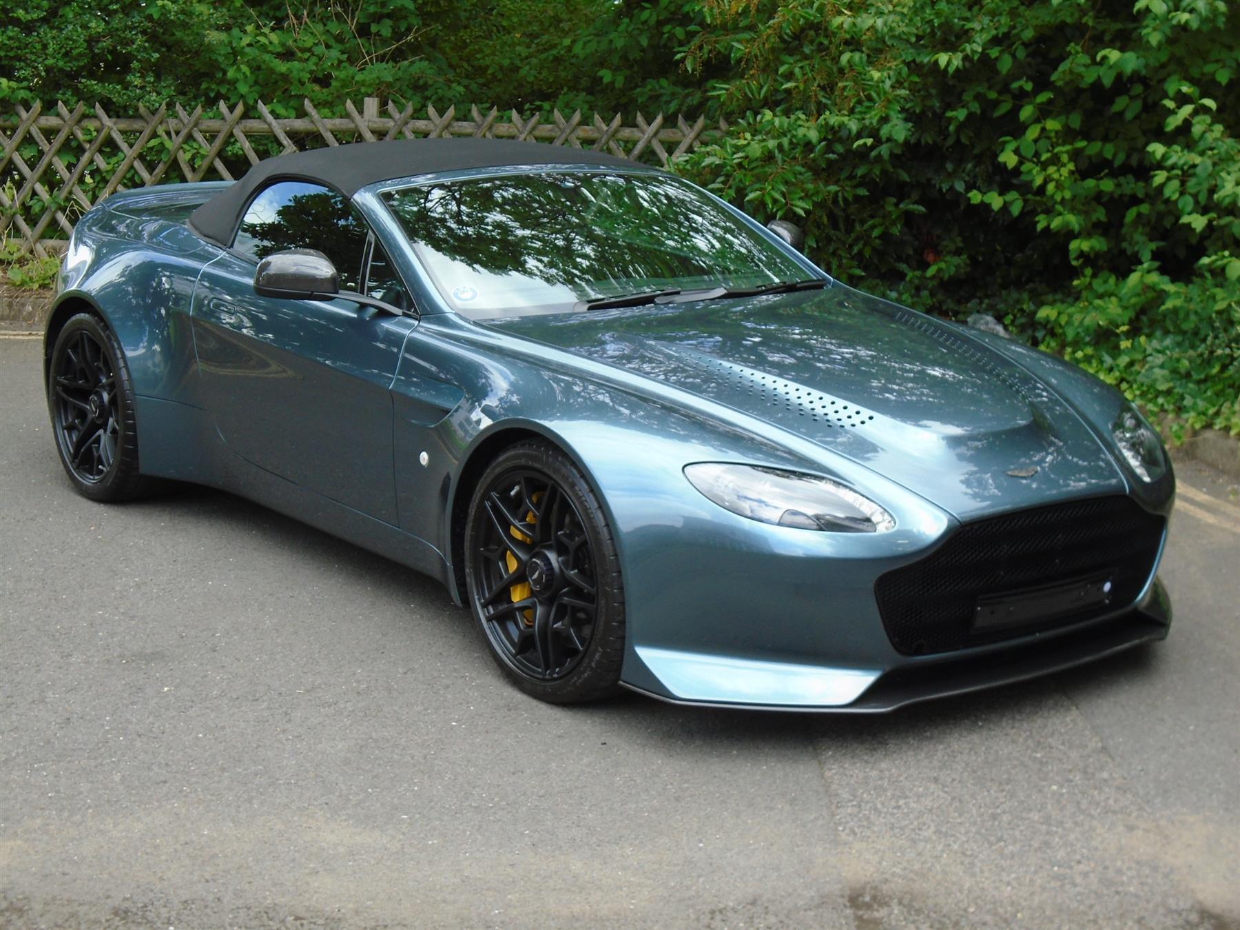 Aston_Martin_V12_Vantage_V600_Roadster_sale-0000