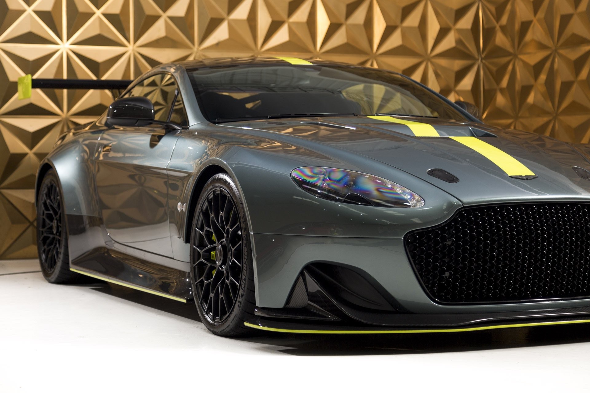 Aston_Martin_Vantage_AMR_Pro_sale-0002