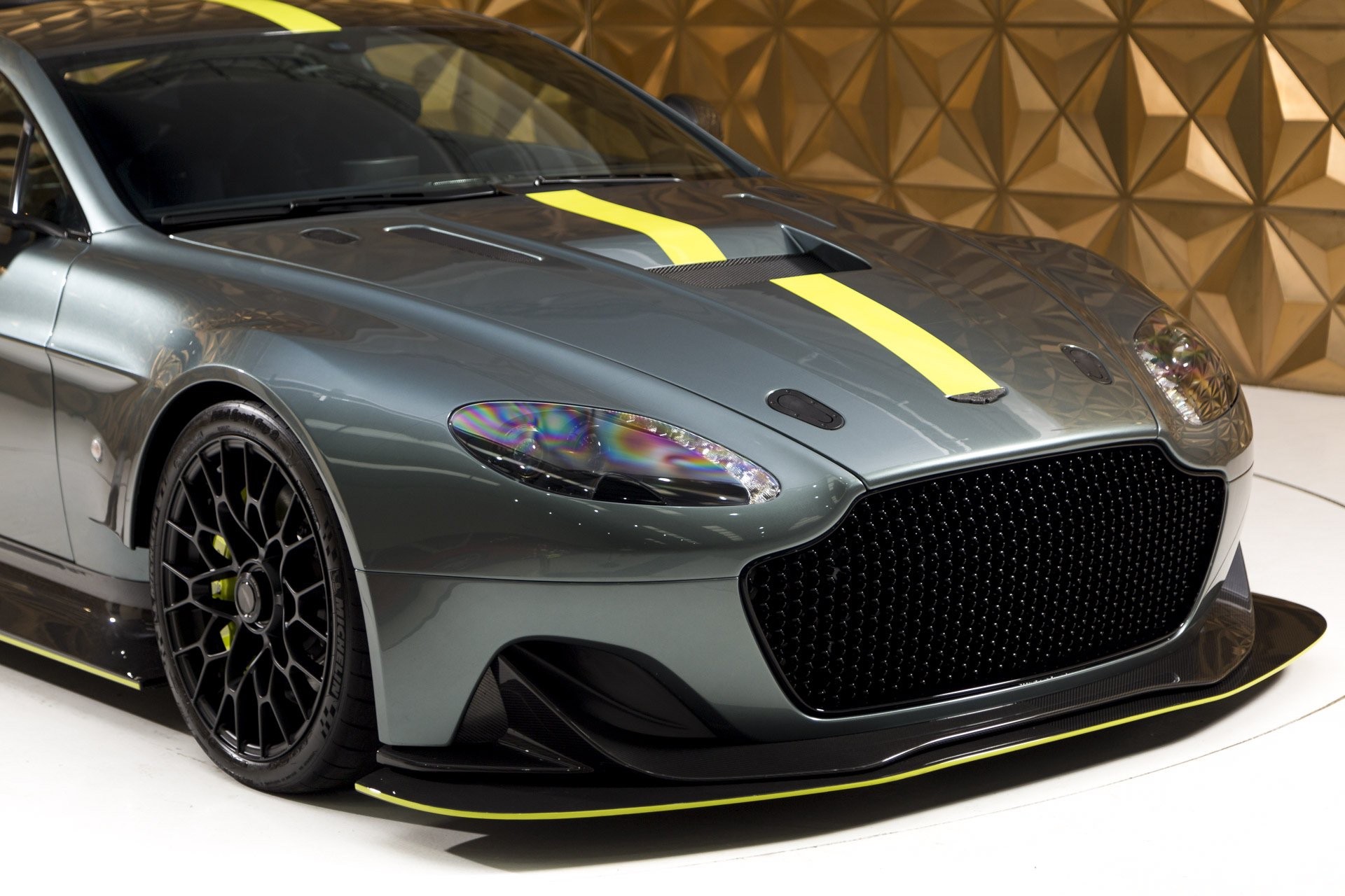 Aston_Martin_Vantage_AMR_Pro_sale-0003
