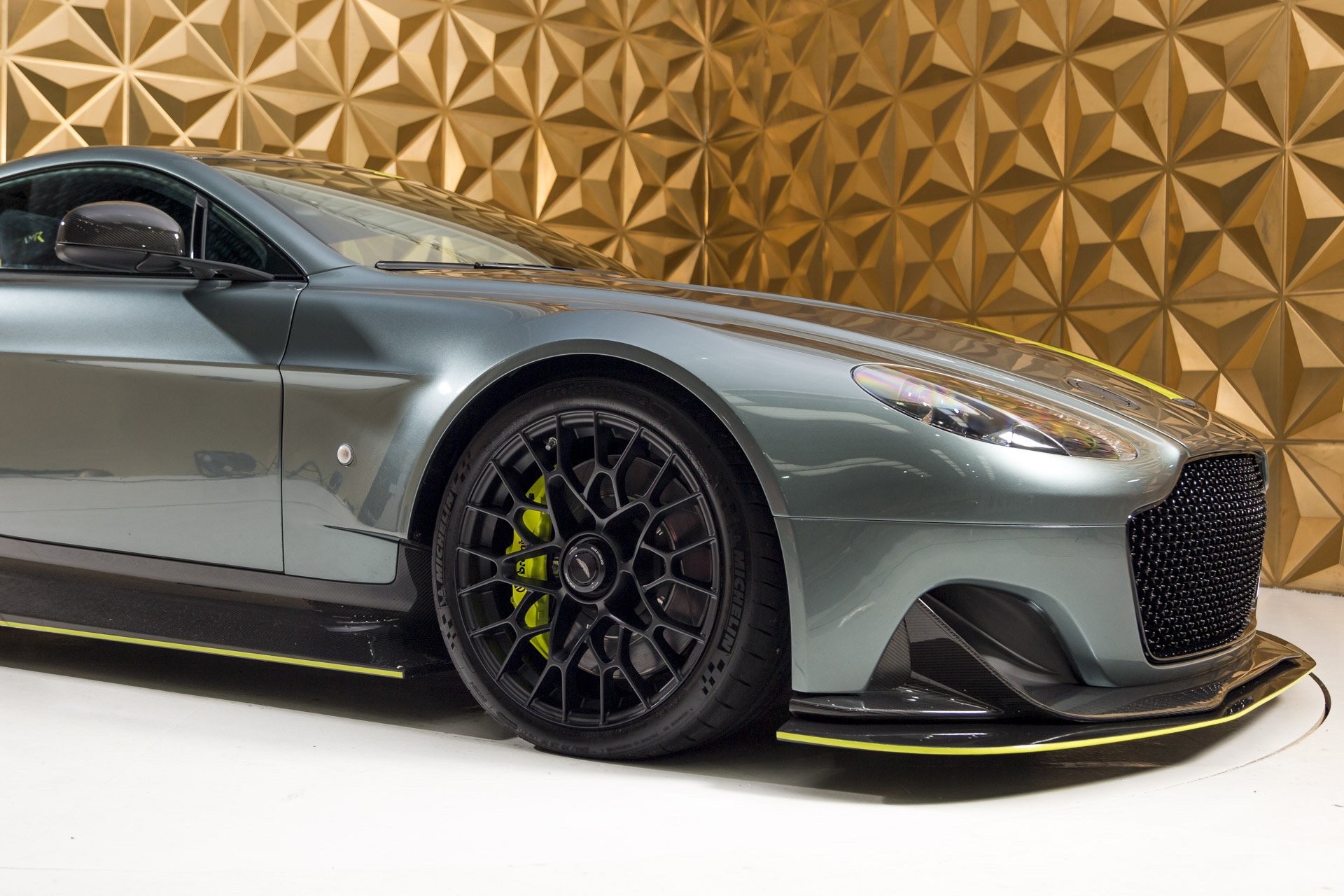 Aston_Martin_Vantage_AMR_Pro_sale-0005