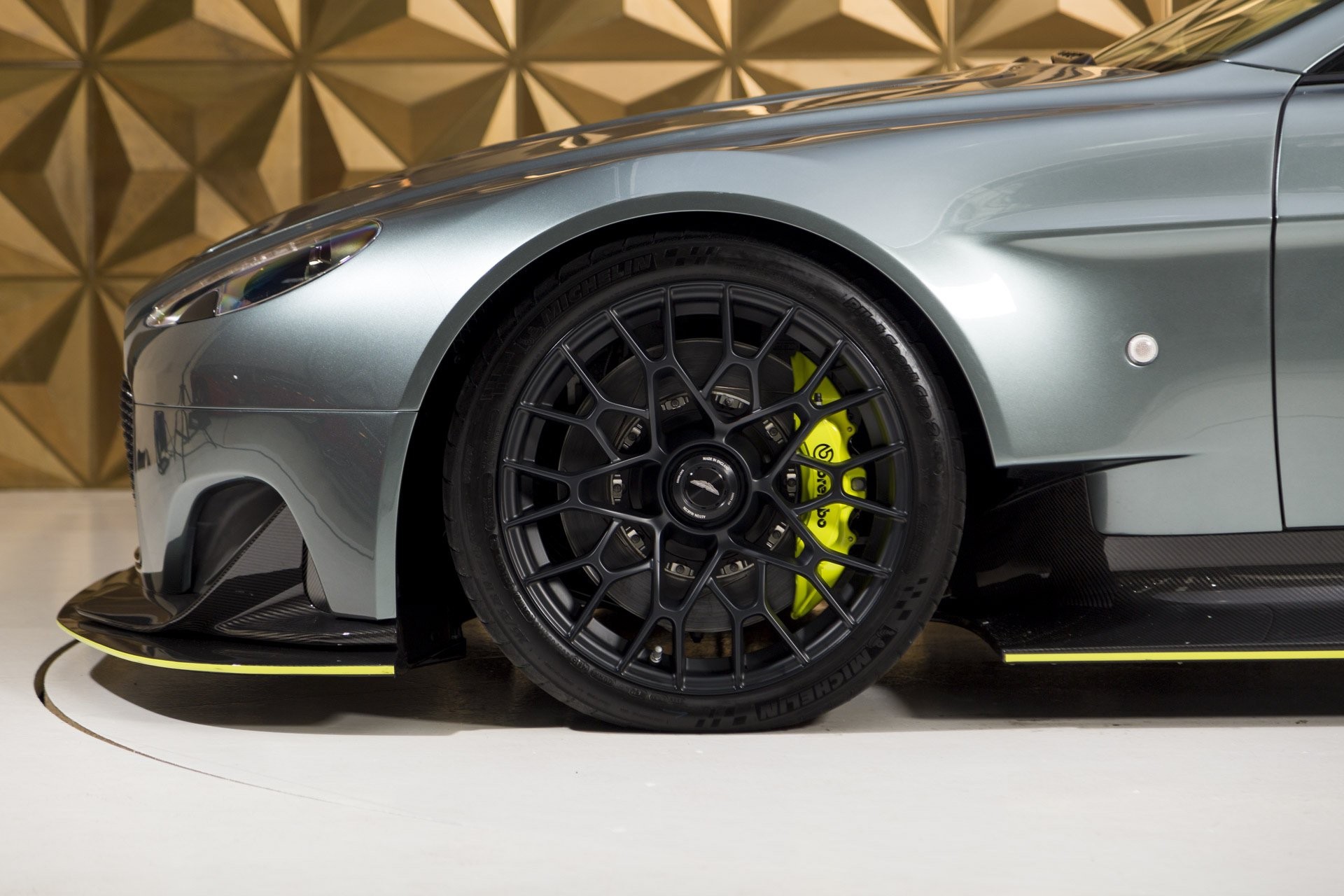 Aston_Martin_Vantage_AMR_Pro_sale-0010