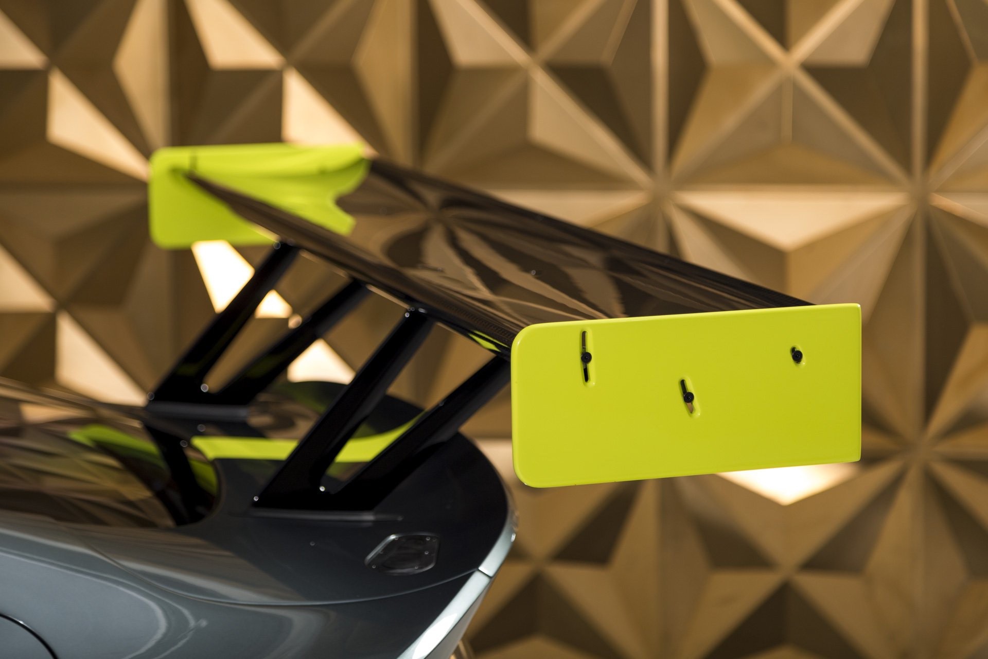 Aston_Martin_Vantage_AMR_Pro_sale-0013