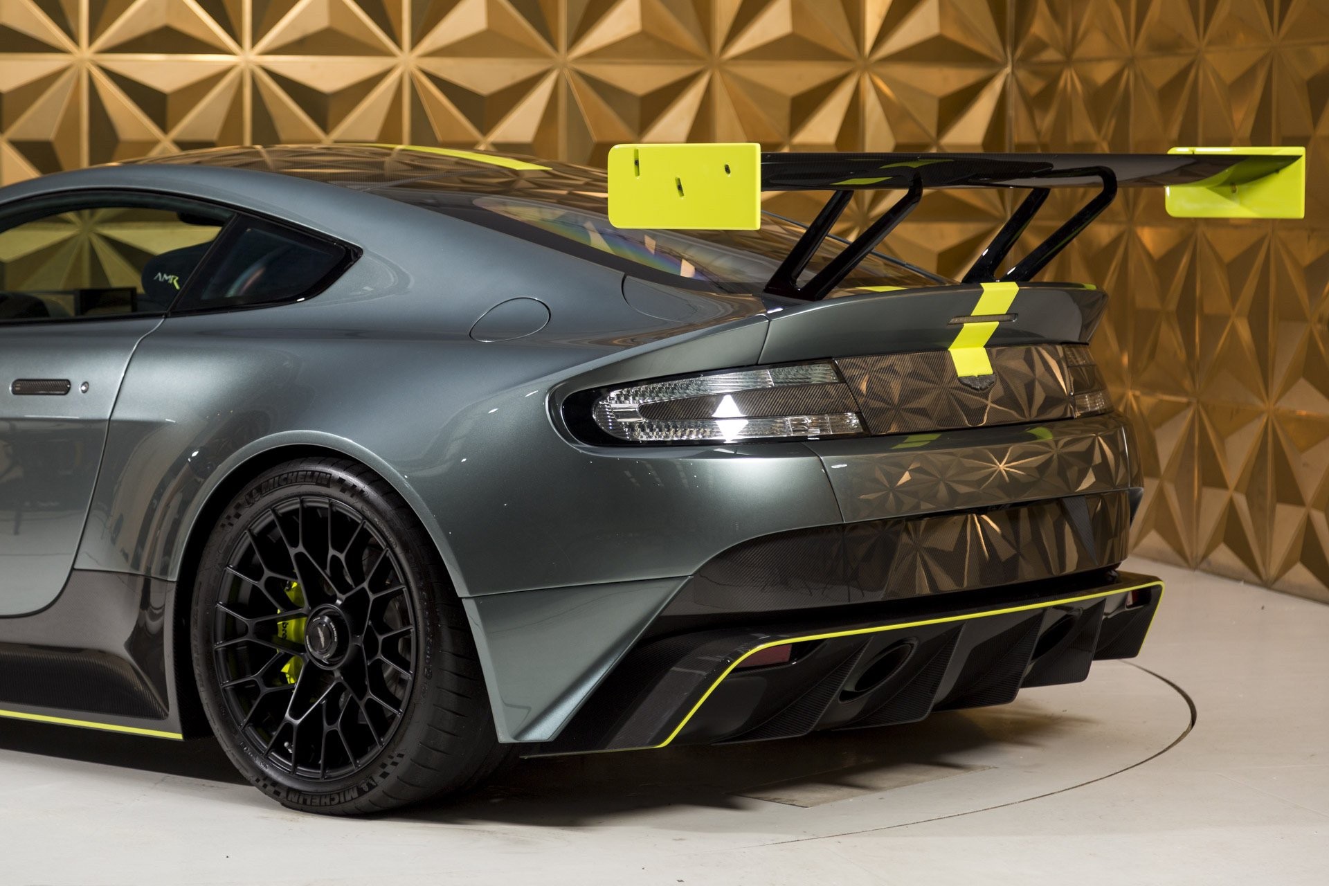 Aston_Martin_Vantage_AMR_Pro_sale-0015