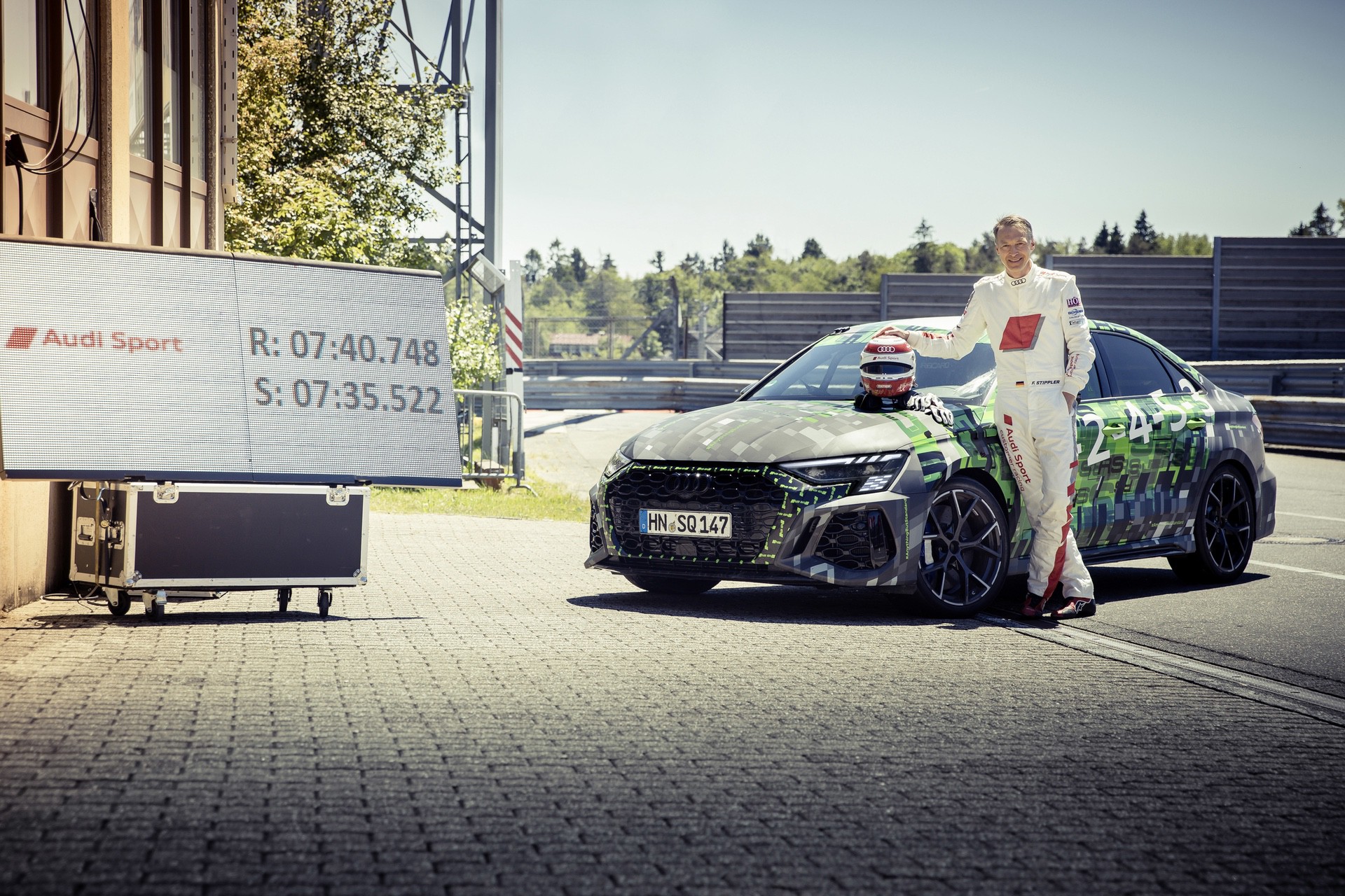 Audi_RS3_Sedan_Nurburgring_lap_record-0002