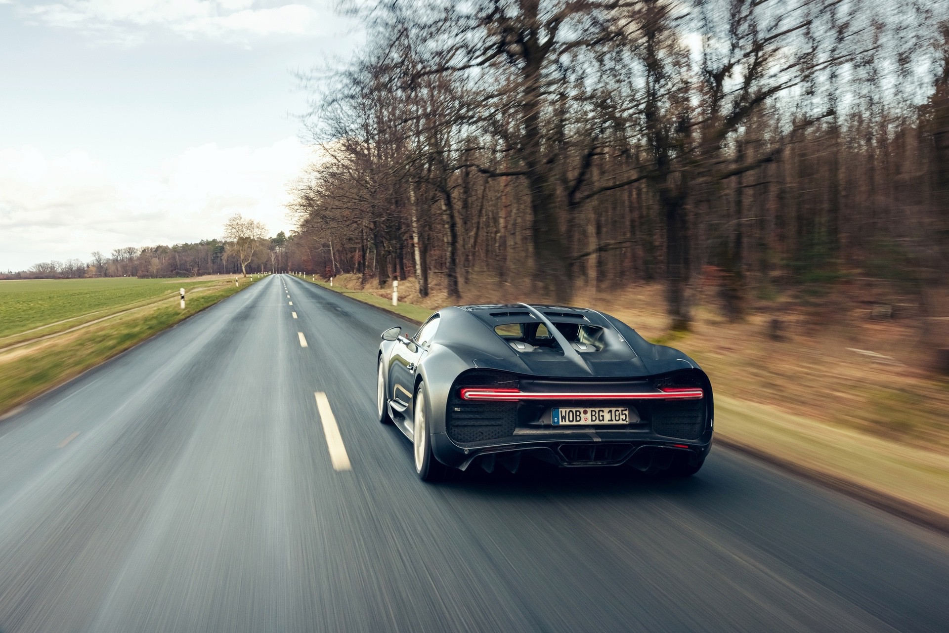 Bugatti_Chiron_Prototype_4-005-0001