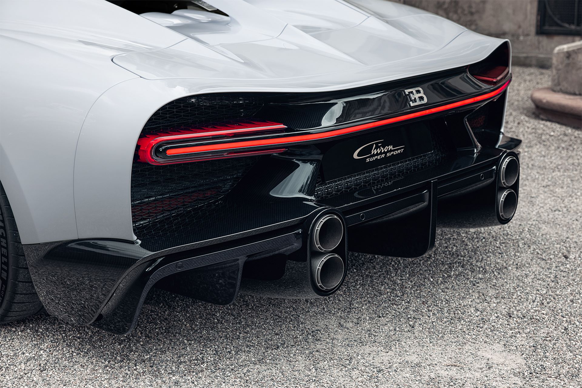 03-06_bugatti_chiron_super_sport_molsheim_rear_close-up
