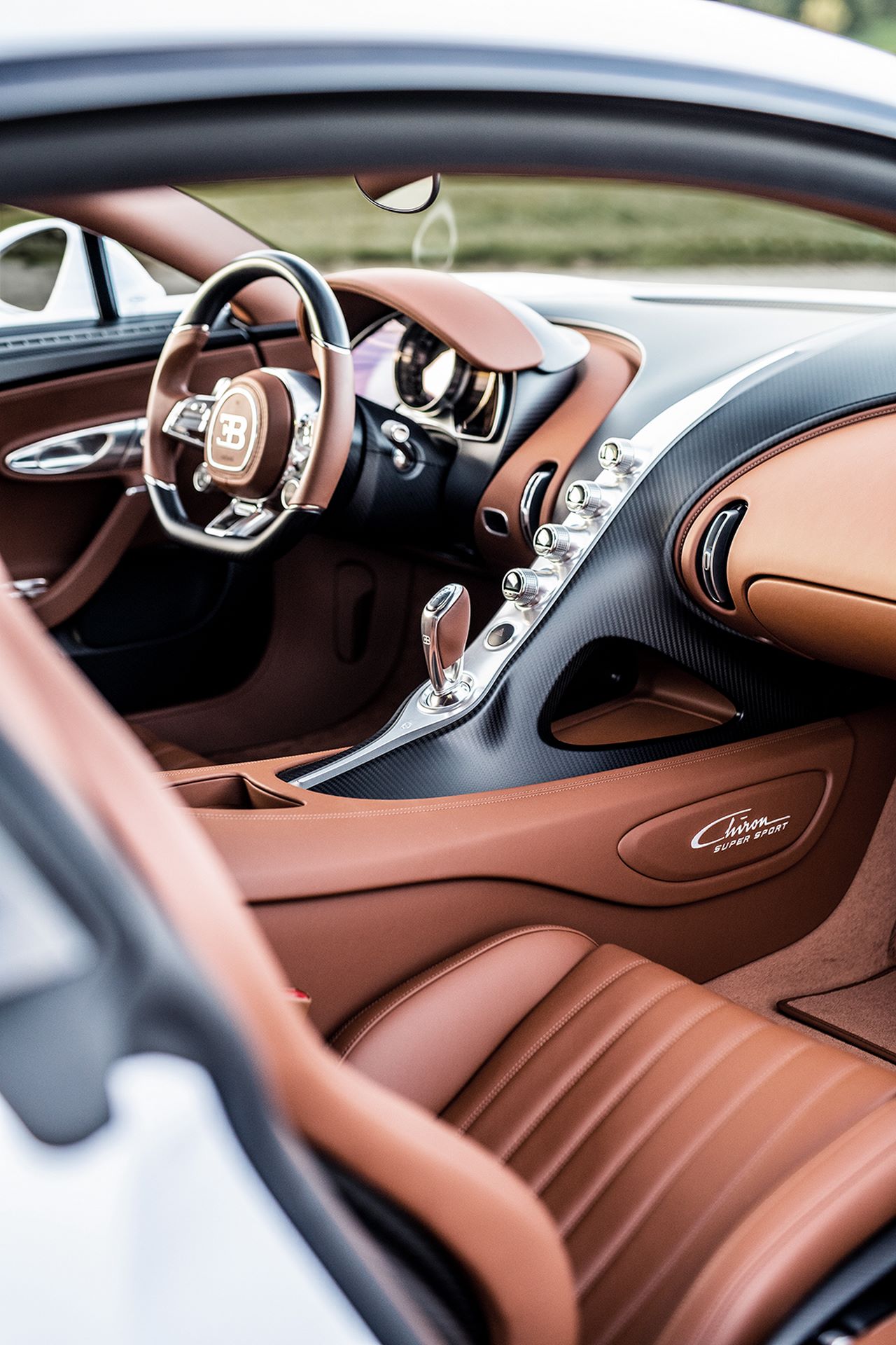 03-14_bugatti_chiron_super_sport_molsheim_interior_vertical