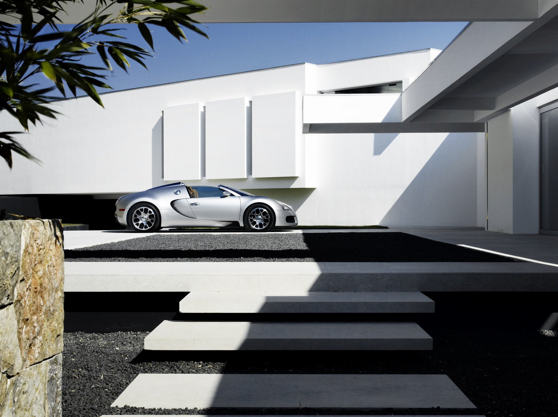 13_bugatti_lamaisonpursang_cannes-2008_credit-alex-howe-for-car-magazine