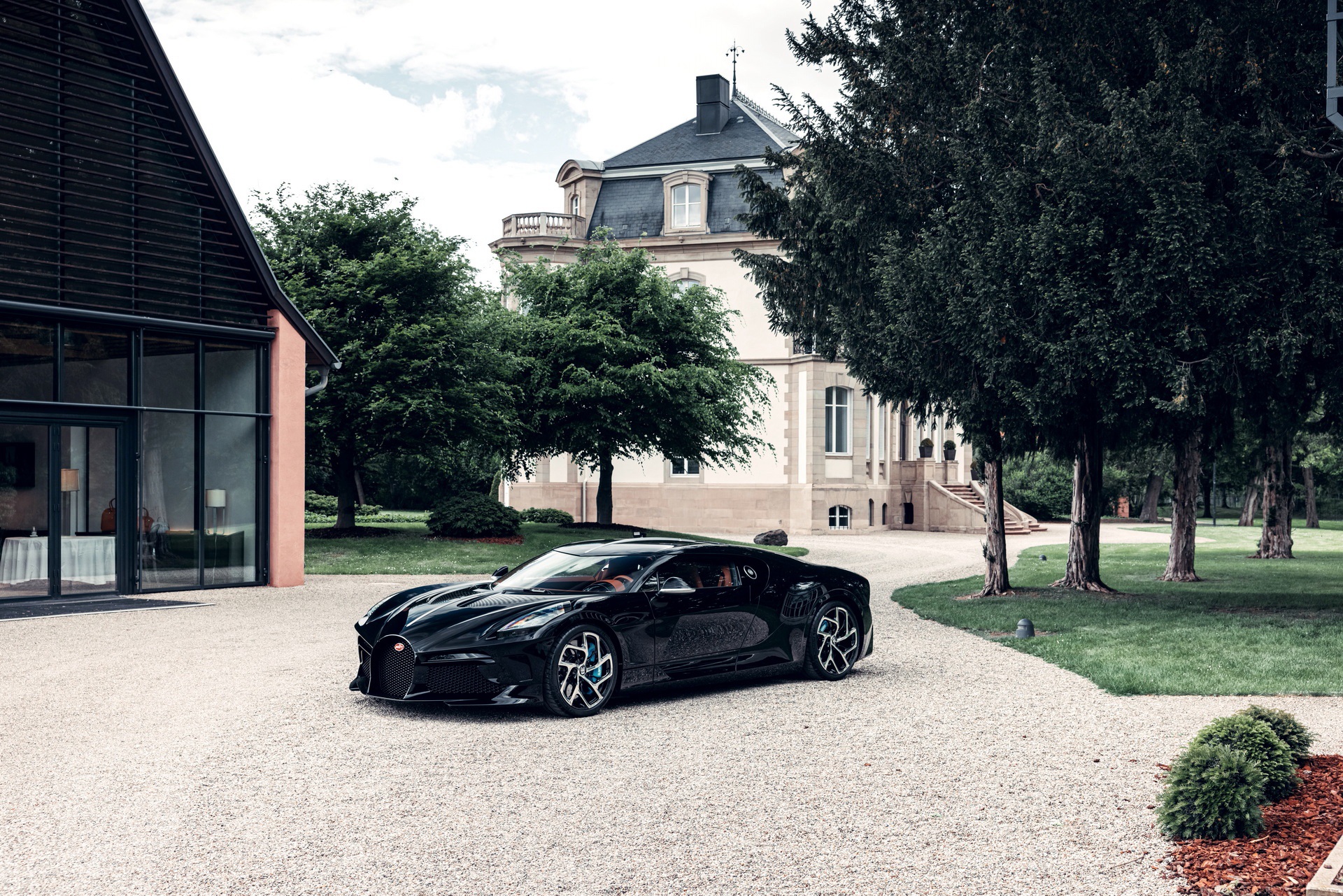 2021-Bugatti-La-Voiture-Noire-4