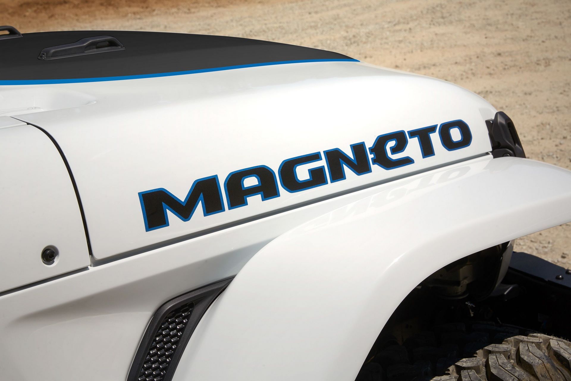 2020-jeep-wrangler-magneto-electric-concept-3