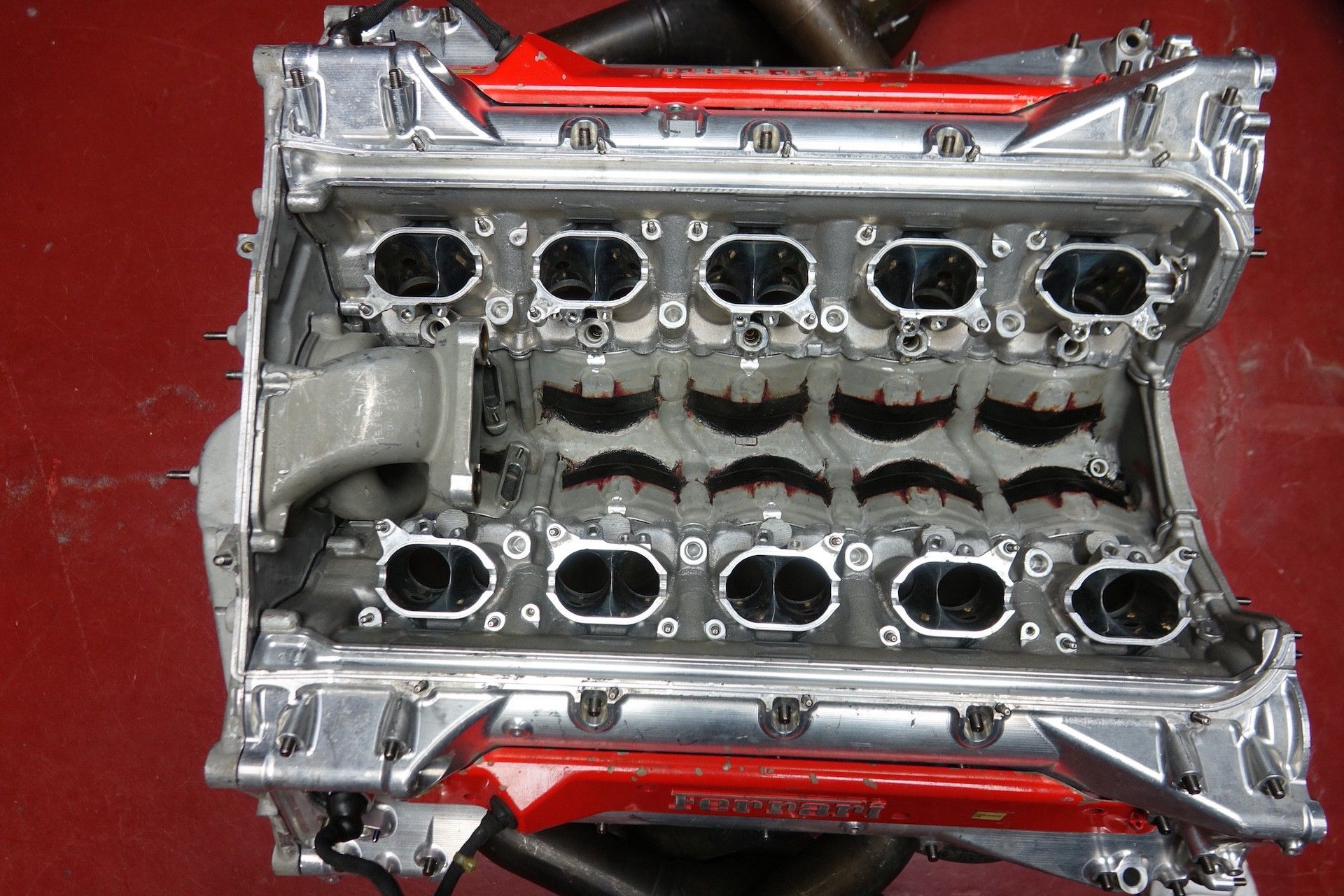 Ferrari_F2003-GA_engine-21