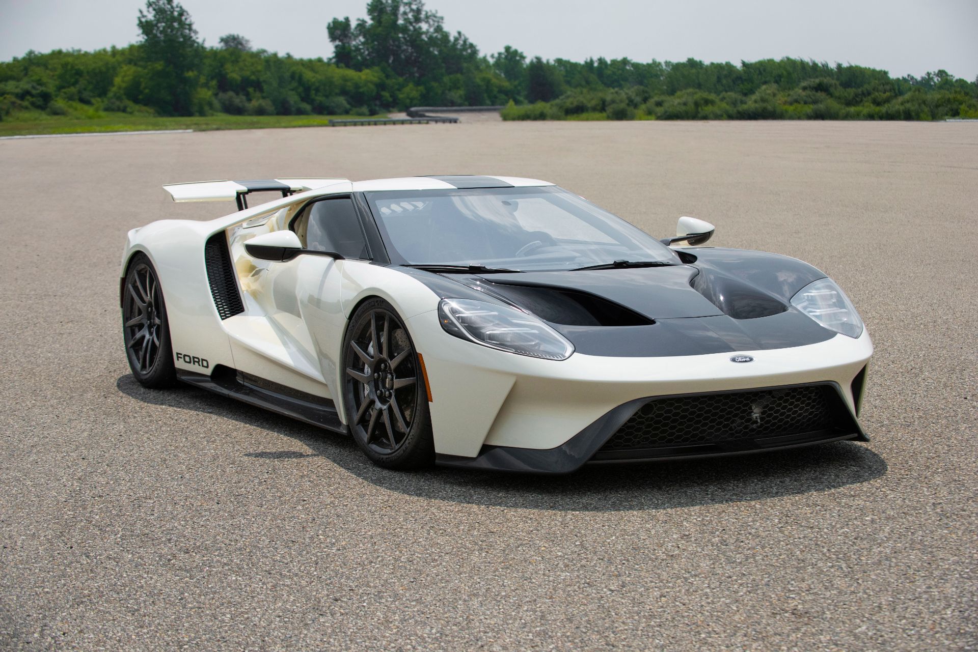 Ford-GT-Heritage-Edition-34