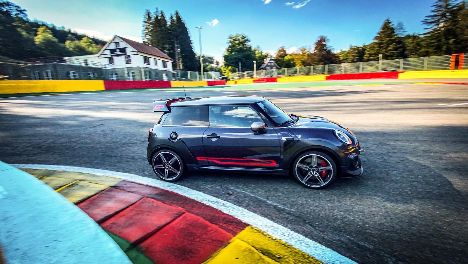 MINI_John_Cooper_Works_GP_by_AC_Schnitzer_0010