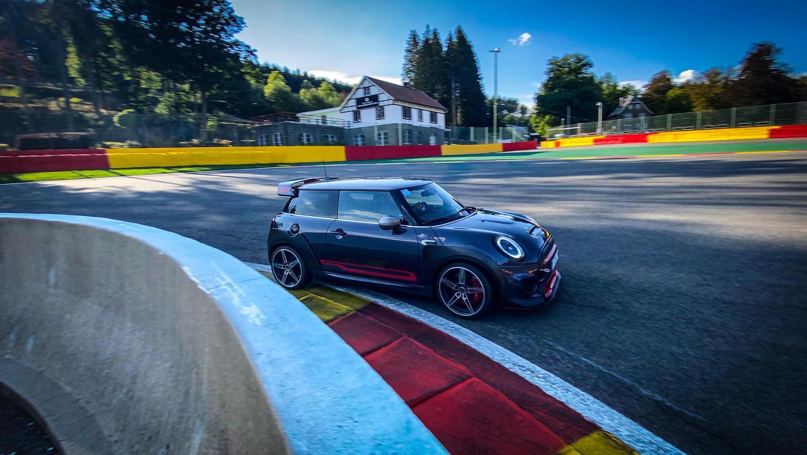 MINI_John_Cooper_Works_GP_by_AC_Schnitzer_0011