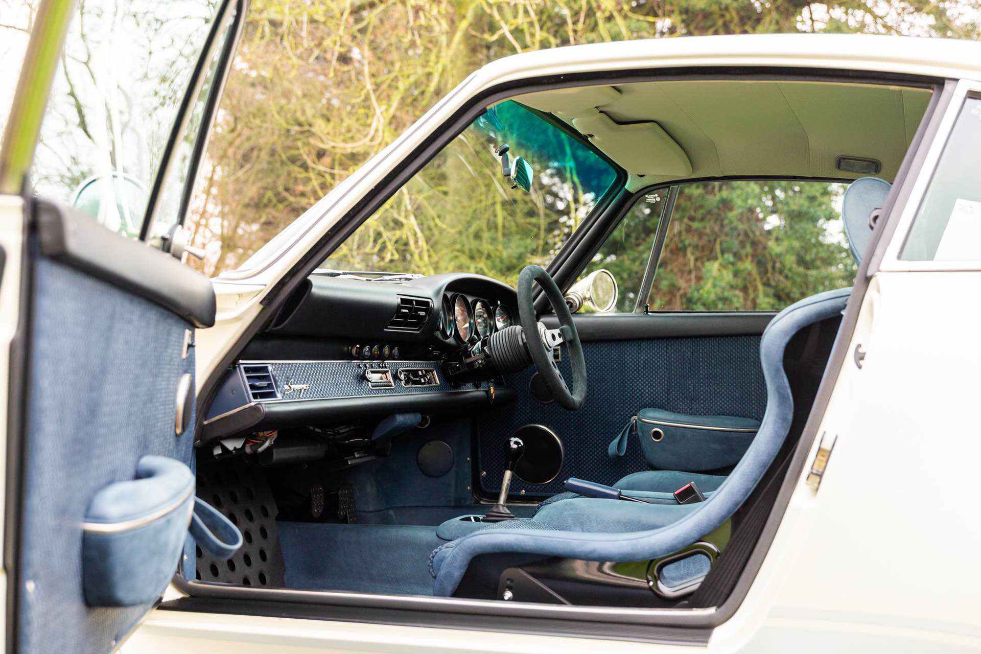 Porsche_911_by_Singer_Newcastle_Commission_0039