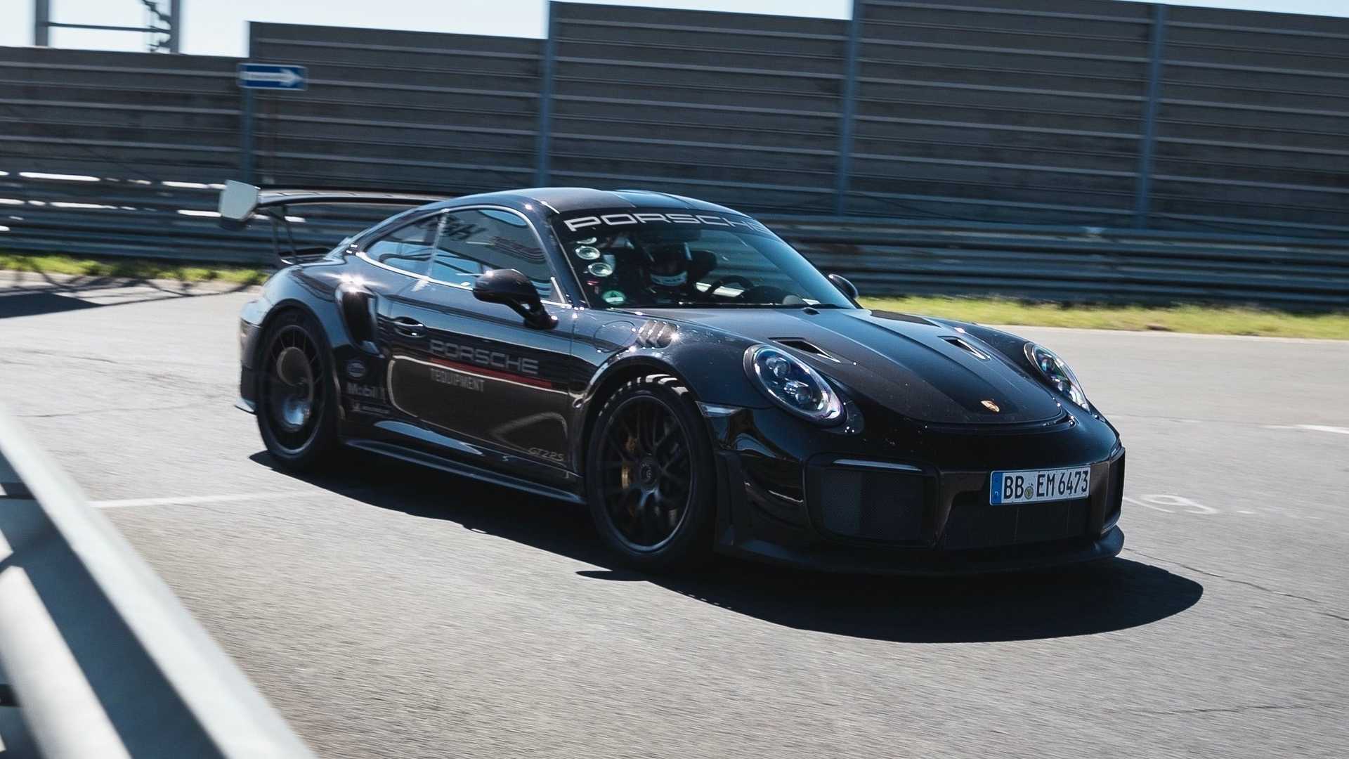 Porsche-911-GT2-RS-Manthey-Performance-Kit-Nurburgring-Record-25