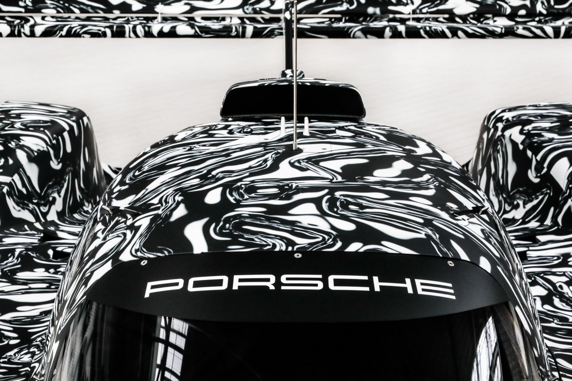 Porsche-LMDh-1