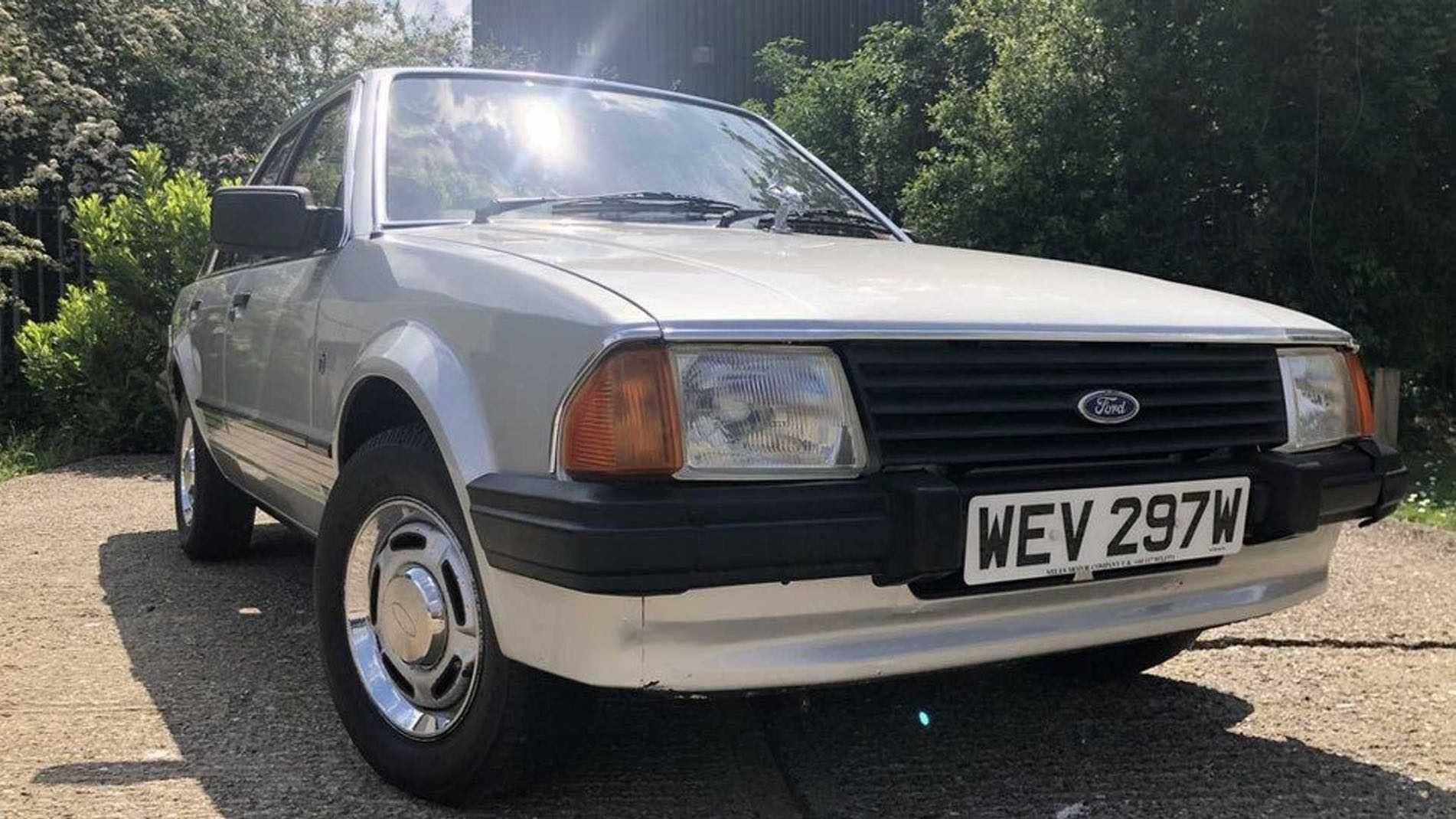 Princess_Diana_1981_Ford_Escort_Ghia-0000