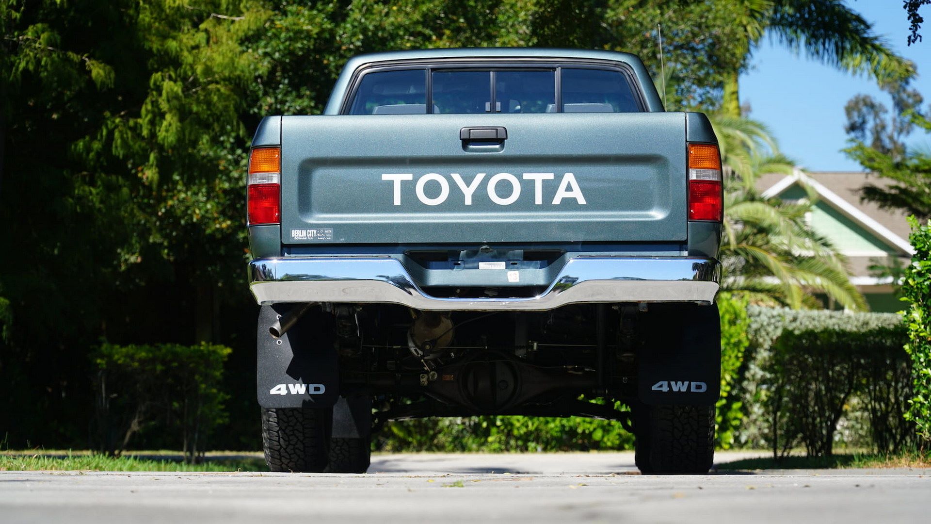 Toyota-Hilux-pickup-truck-1993-5