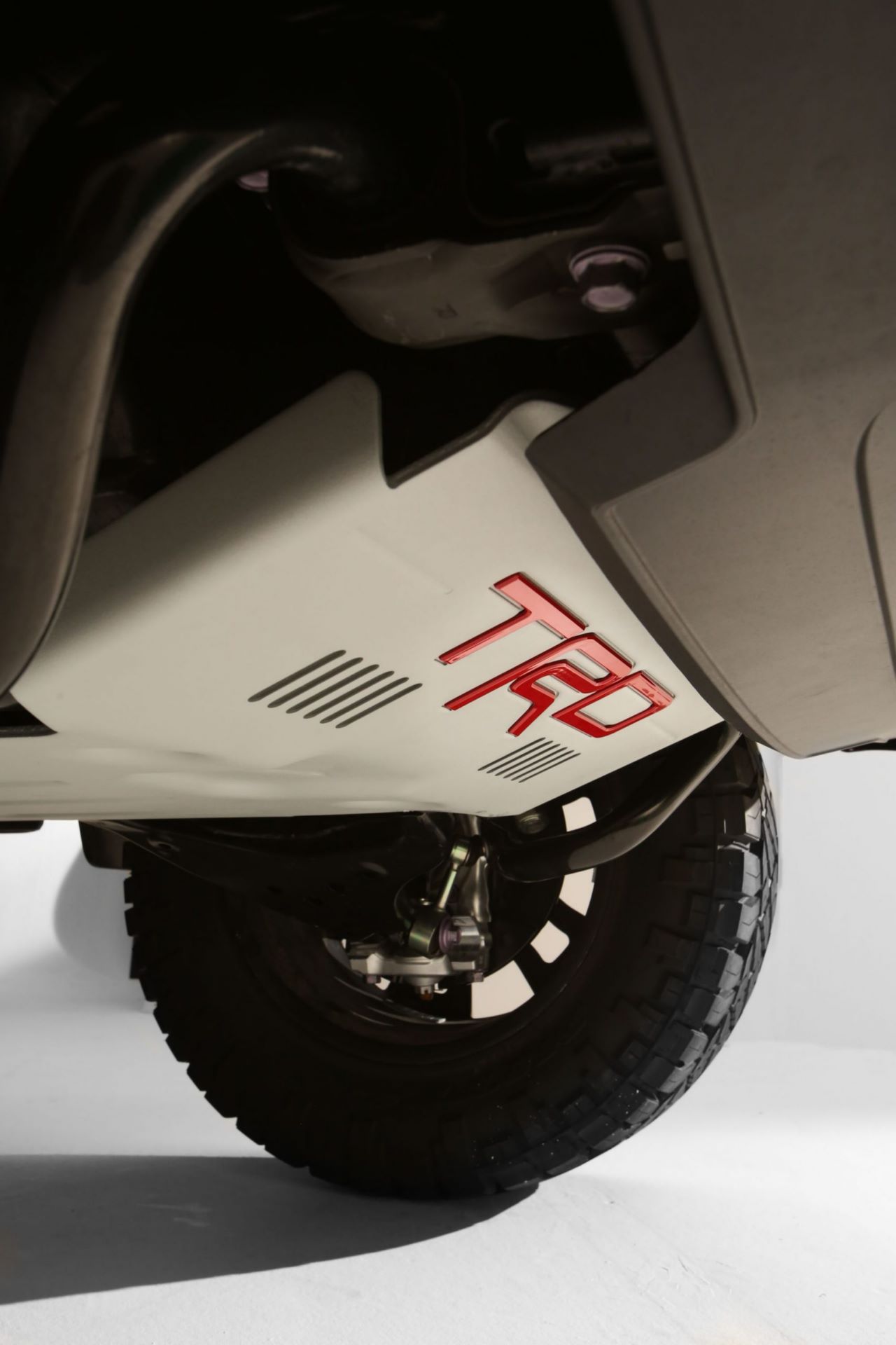 2022_Lifted_And_Accesorized_Tundra_SEMA_2021_LowRes_11-scaled