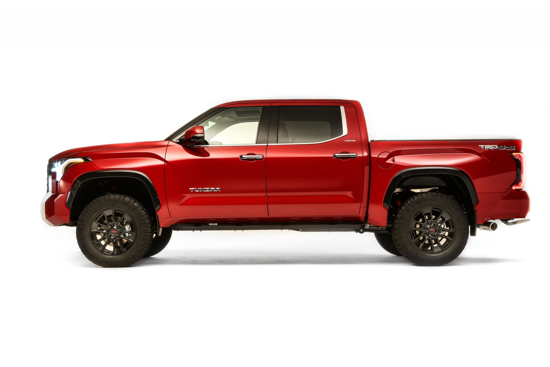 2022_Lifted_And_Accesorized_Tundra_SEMA_2021_LowRes_12-scaled