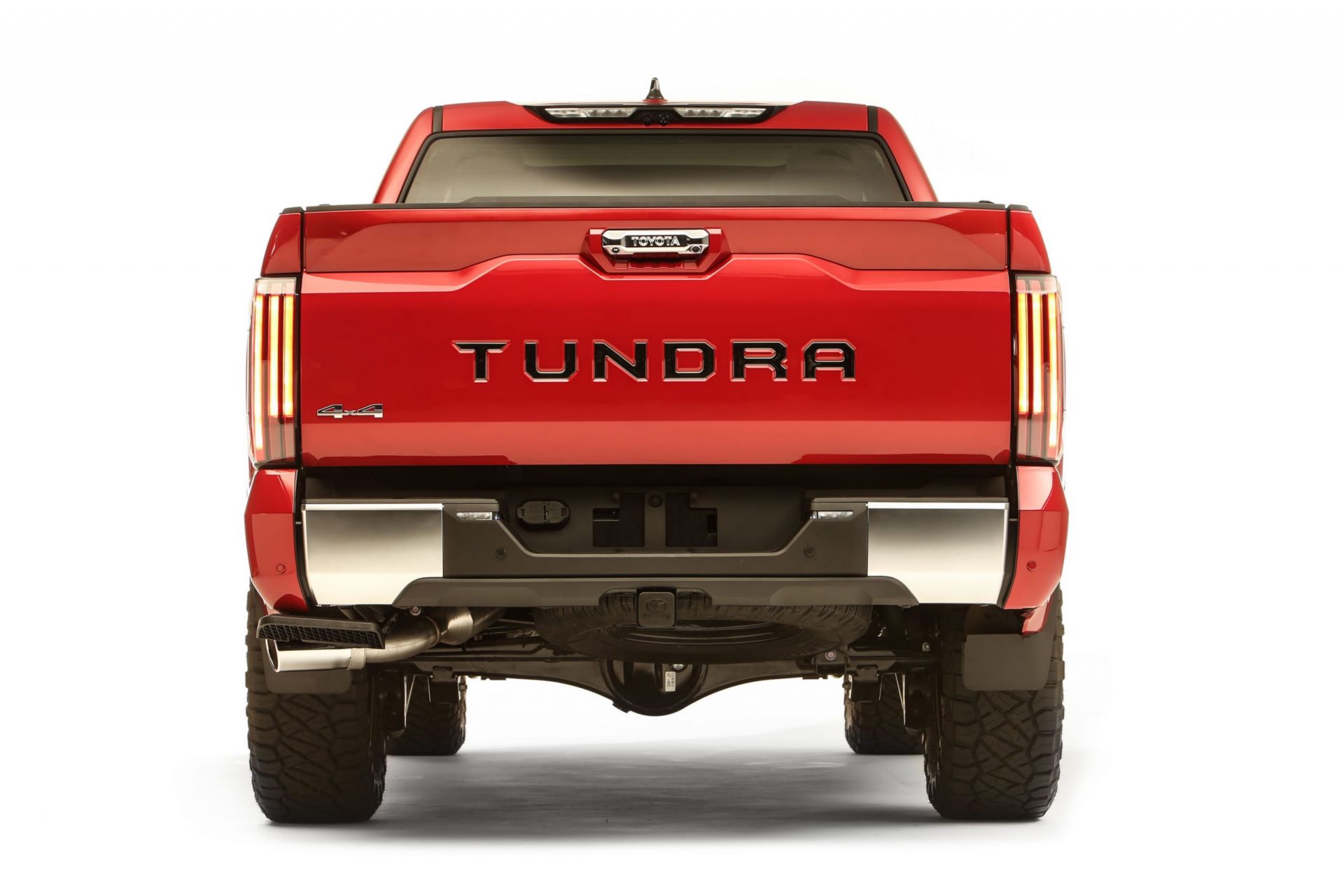 2022_Lifted_And_Accesorized_Tundra_SEMA_2021_LowRes_16-scaled
