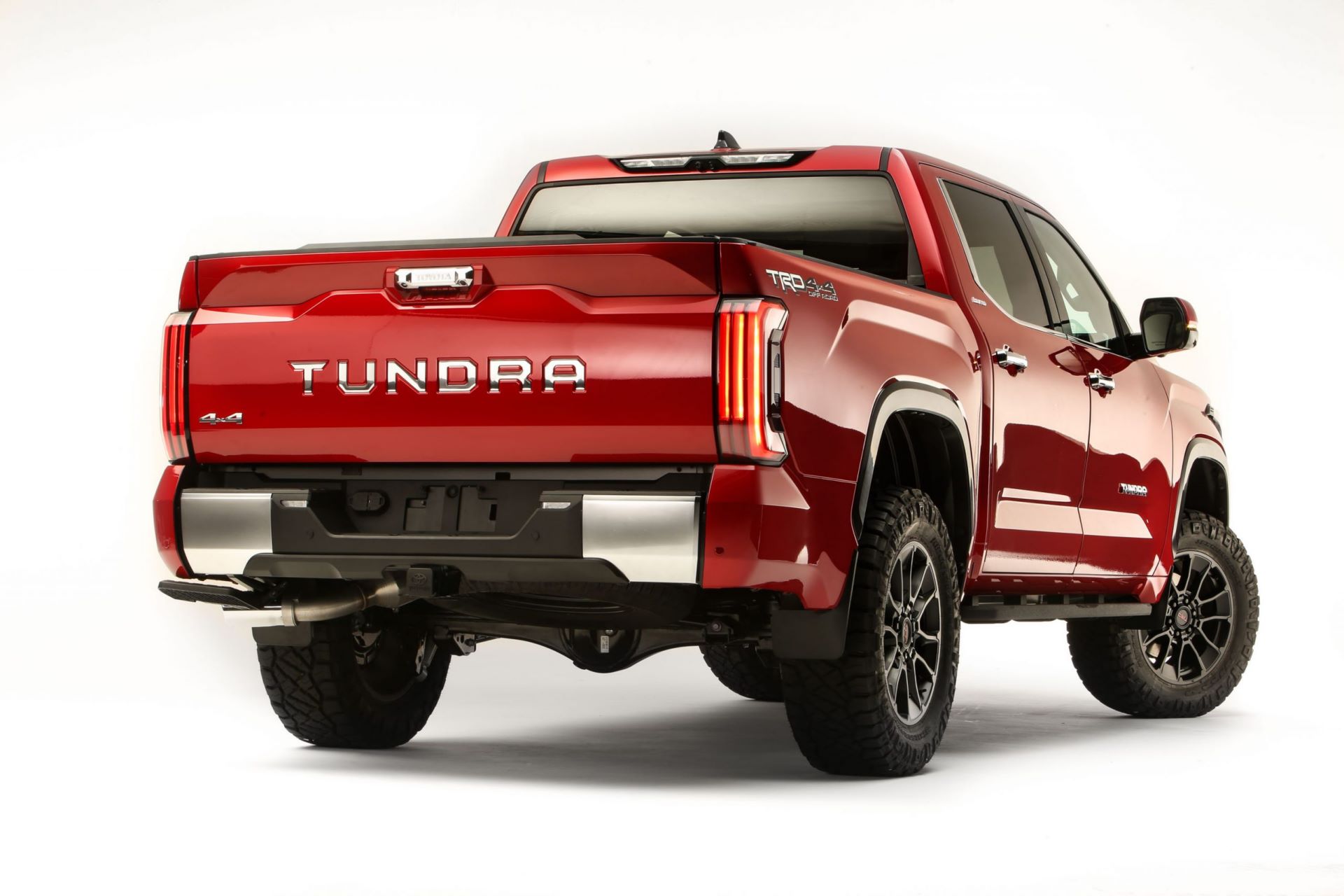 2022_Lifted_And_Accesorized_Tundra_SEMA_2021_LowRes_18-scaled