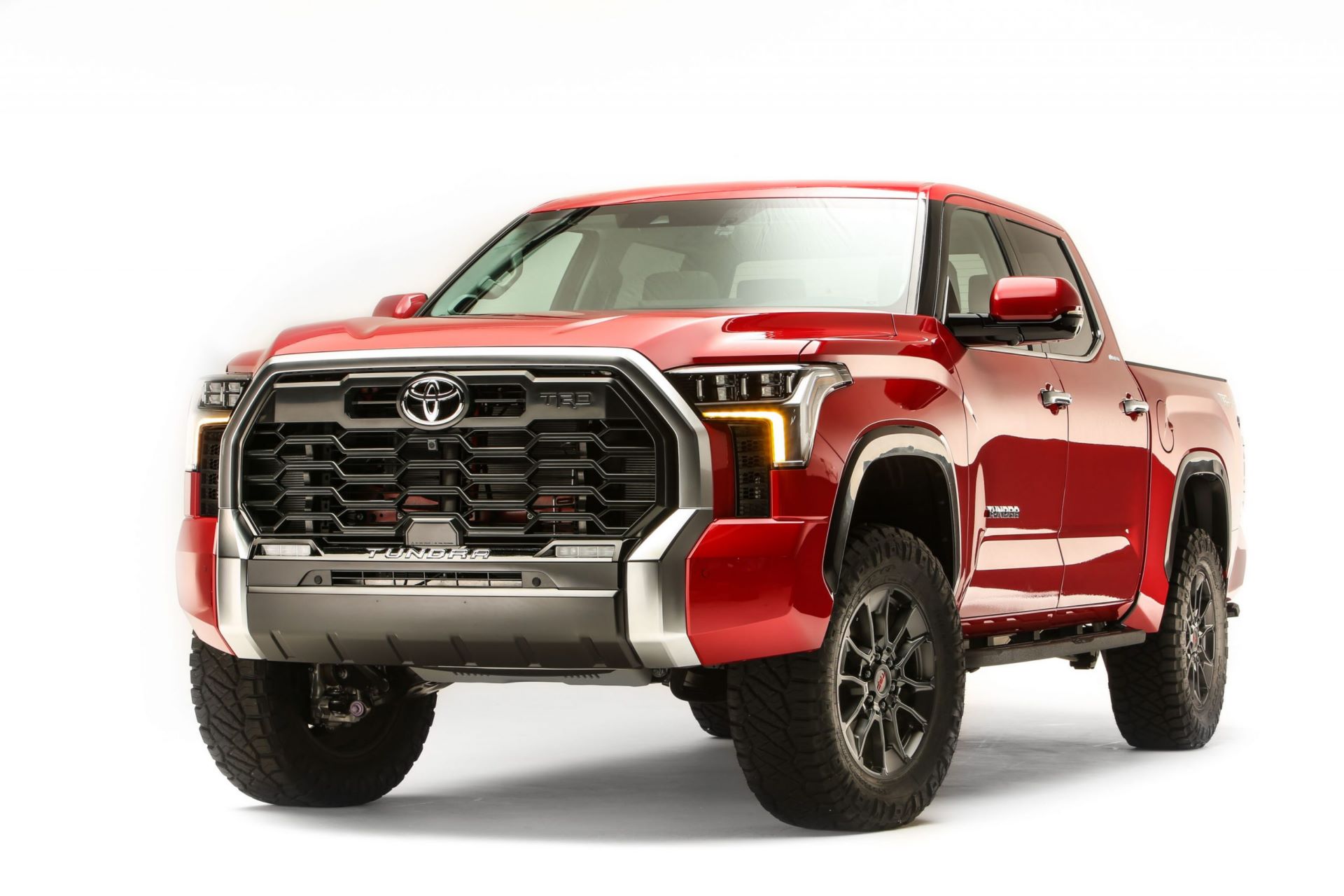2022_Lifted_And_Accesorized_Tundra_SEMA_2021_LowRes_5-scaled