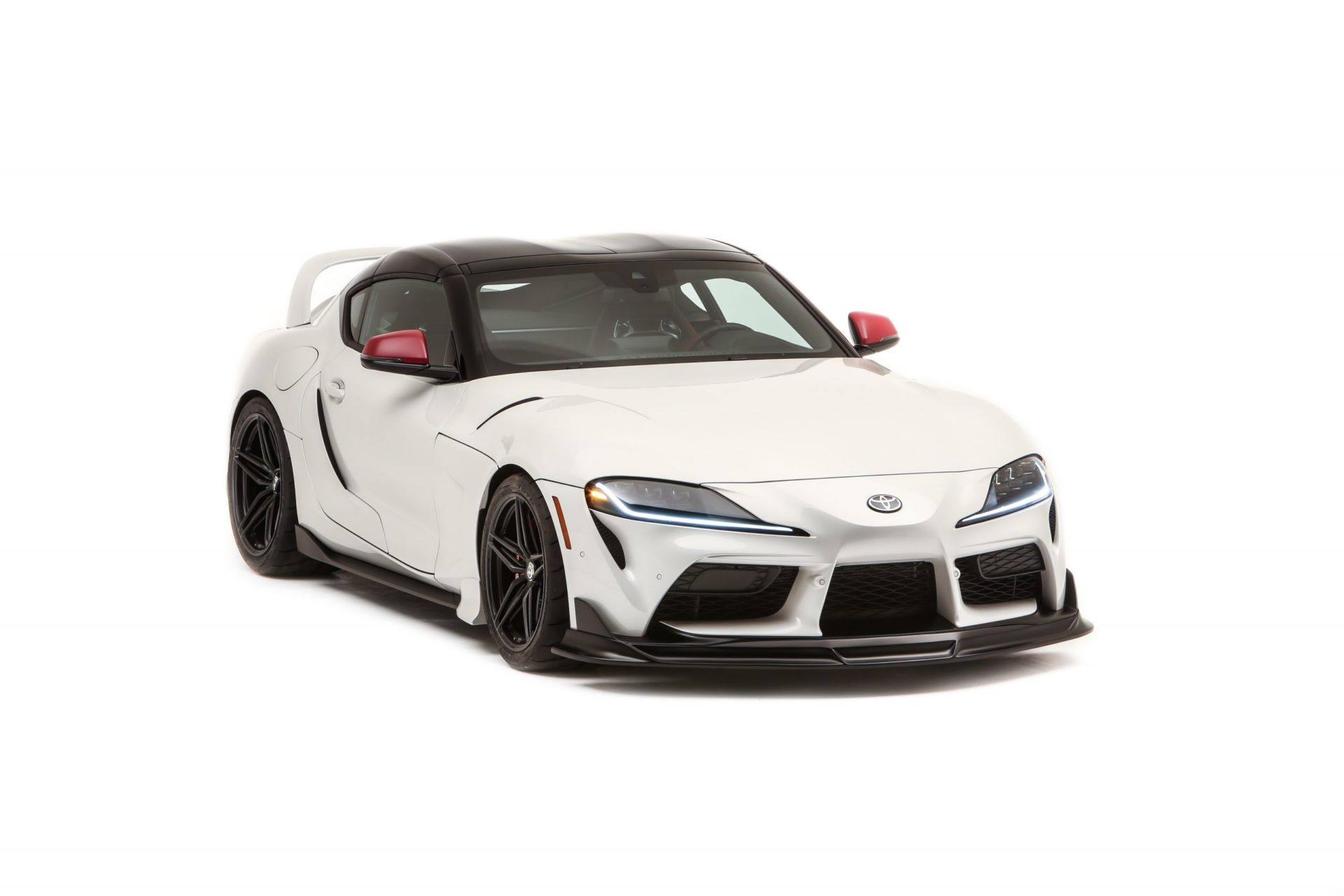 GR_Supra_Sport_Top_SEMA_2021_HiRes_17-scaled