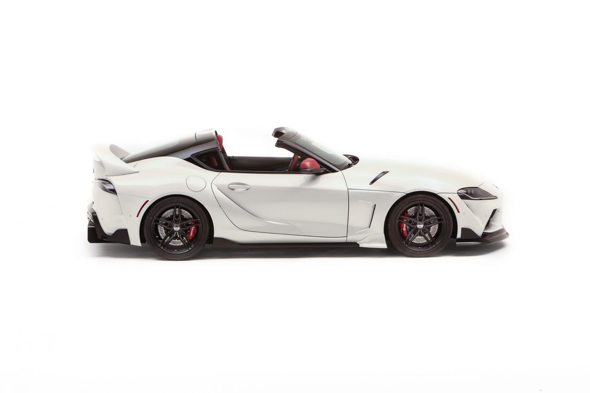 GR_Supra_Sport_Top_SEMA_2021_HiRes_4-scaled