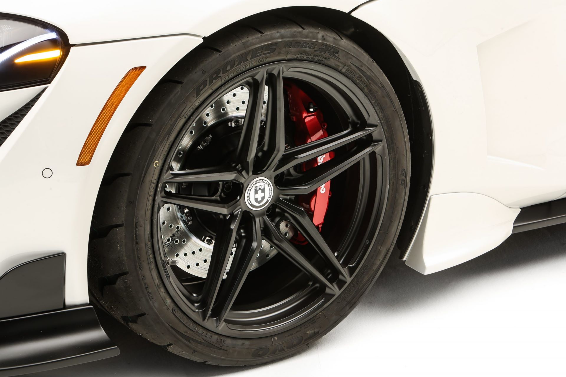 GR_Supra_Sport_Top_SEMA_2021_HiRes_9-scaled