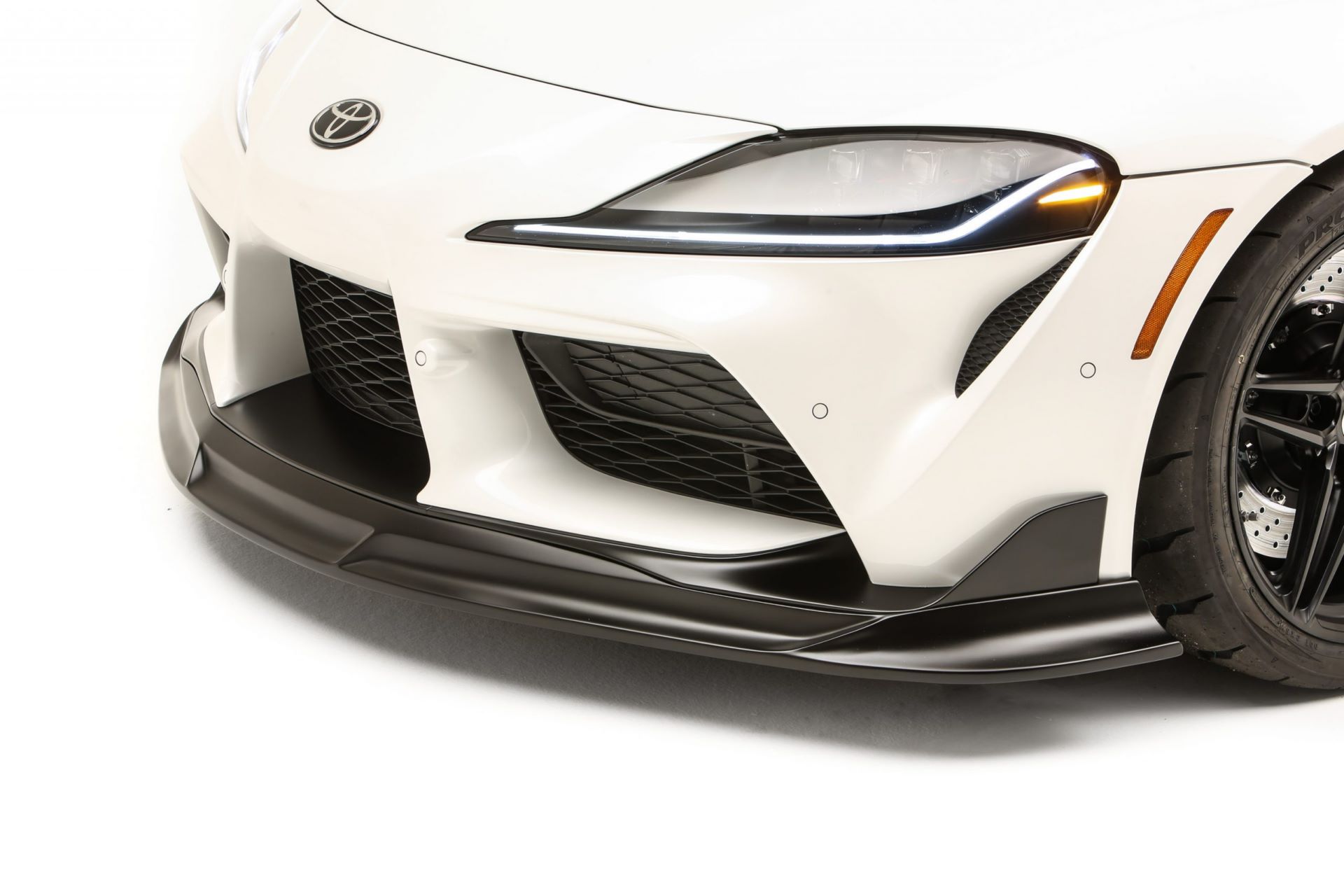 GR_Supra_Sport_Top_SEMA_2021_LowRes_10-scaled
