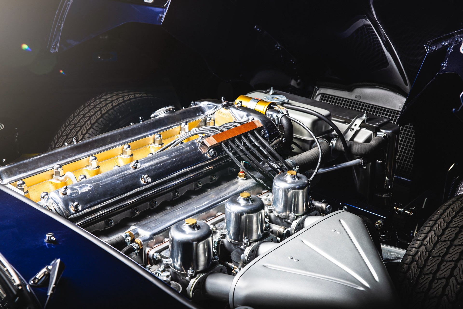 1965_Jaguar_E-type_Roadster_Queen_Platinum_Jubilee_Pageant-7