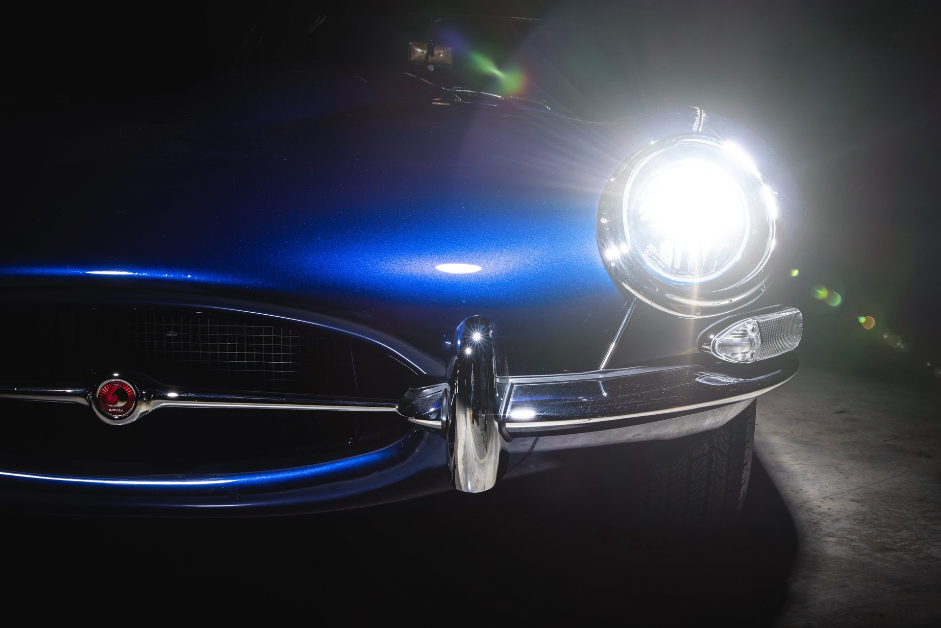 1965_Jaguar_E-type_Roadster_Queen_Platinum_Jubilee_Pageant-8