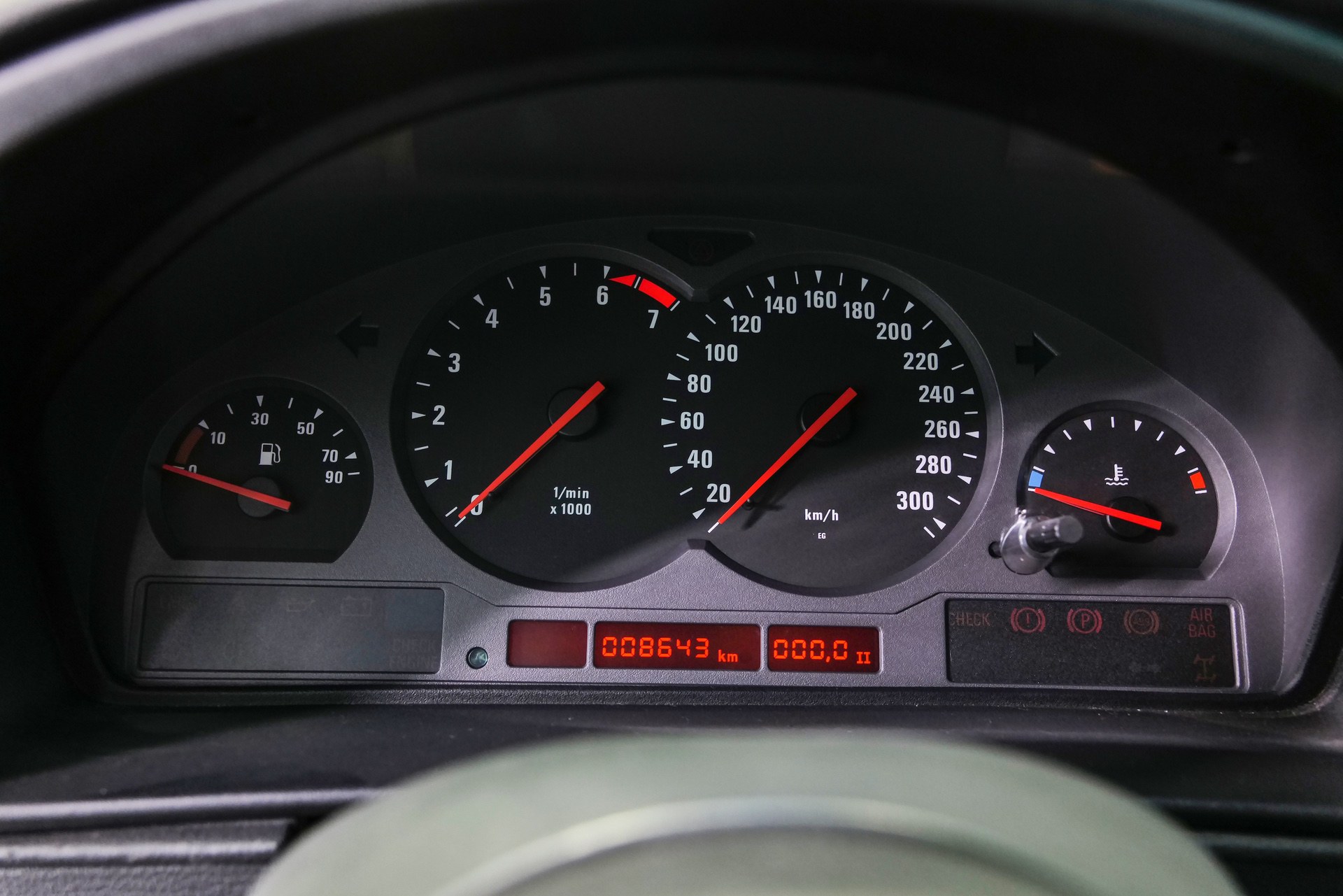 1990_BMW_850_CSi_prototype-auction14