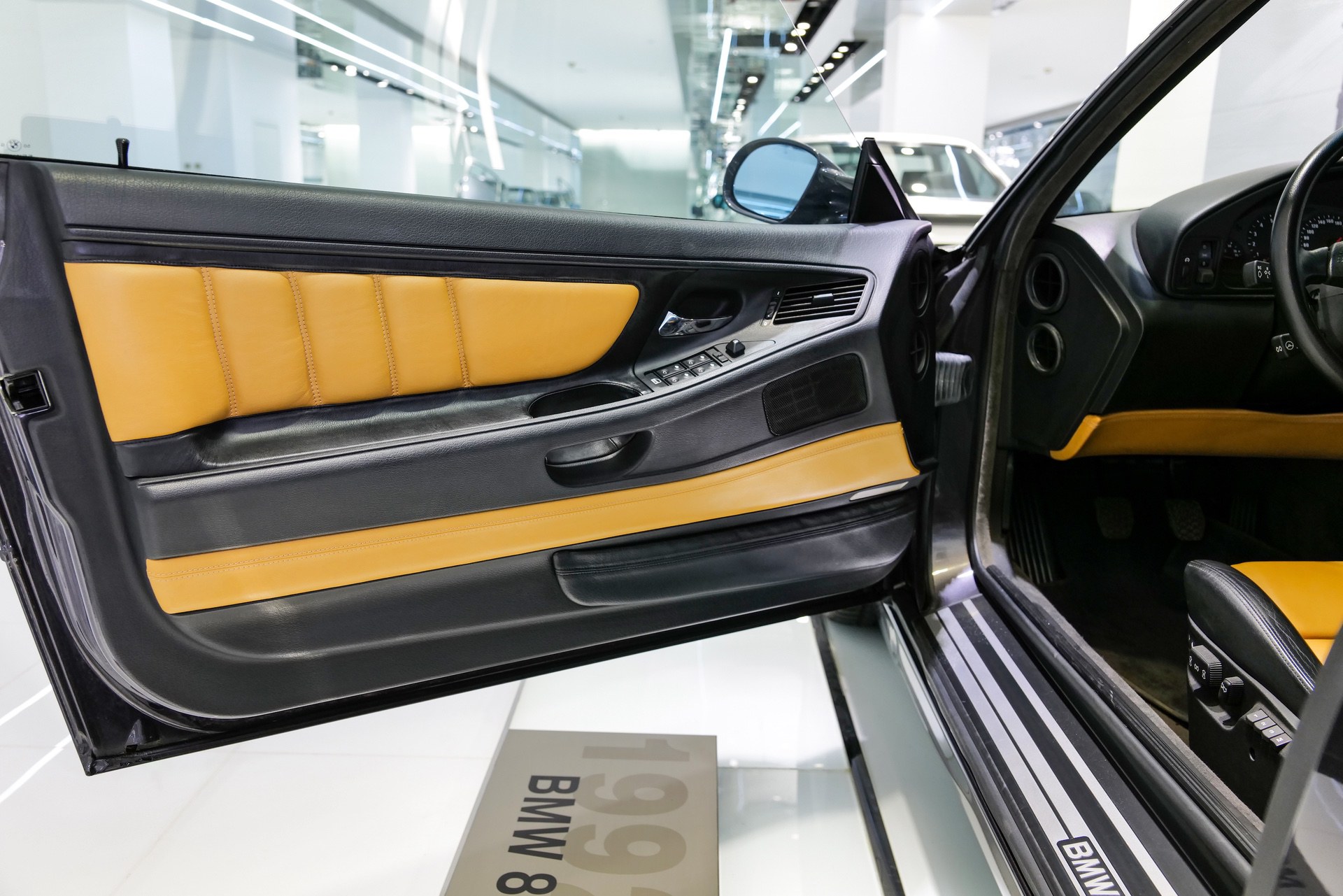 1990_BMW_850_CSi_prototype-auction9