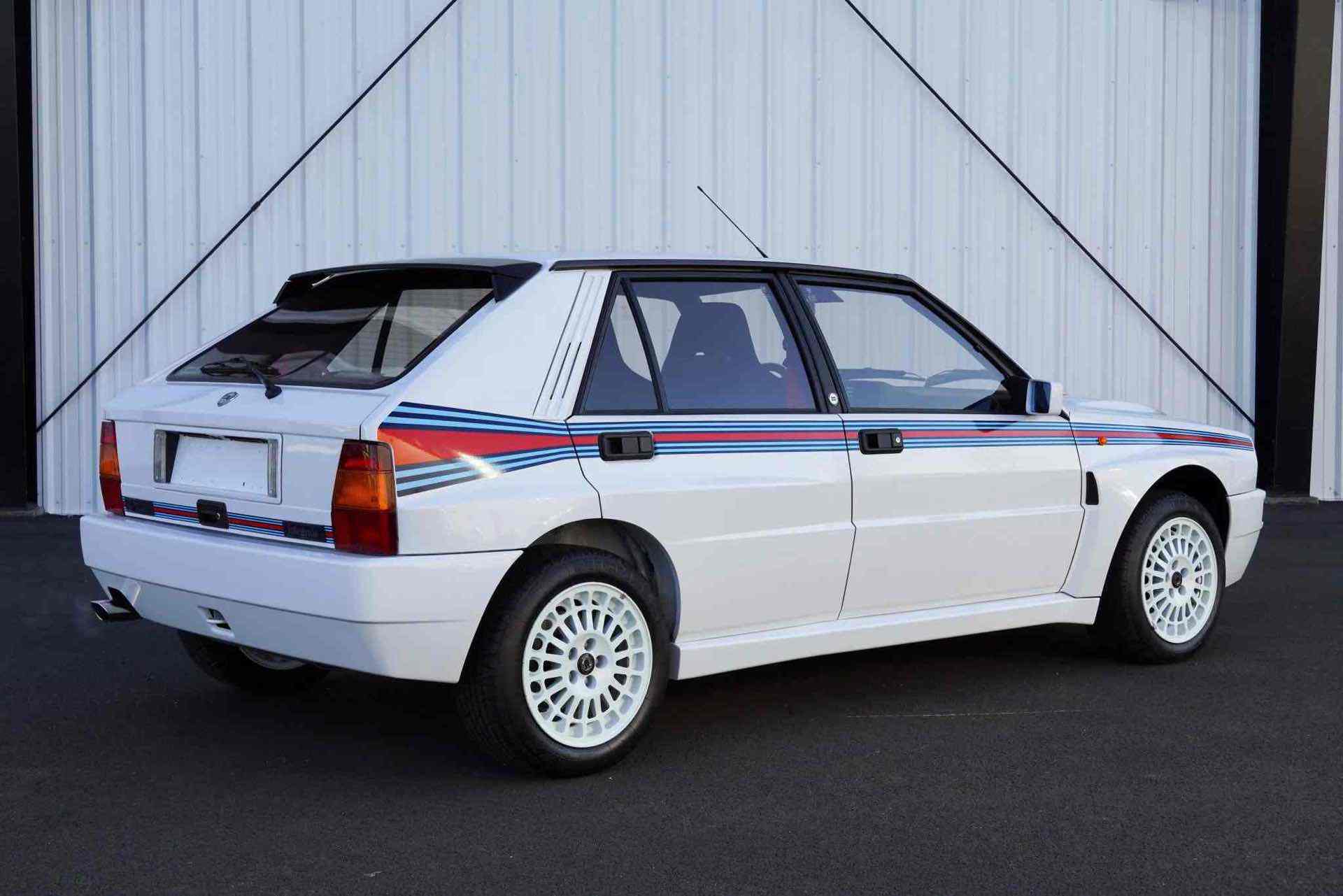 1992_Lancia_Delta_HF_Integrale_Evoluzione_Martini_5_auction-0003