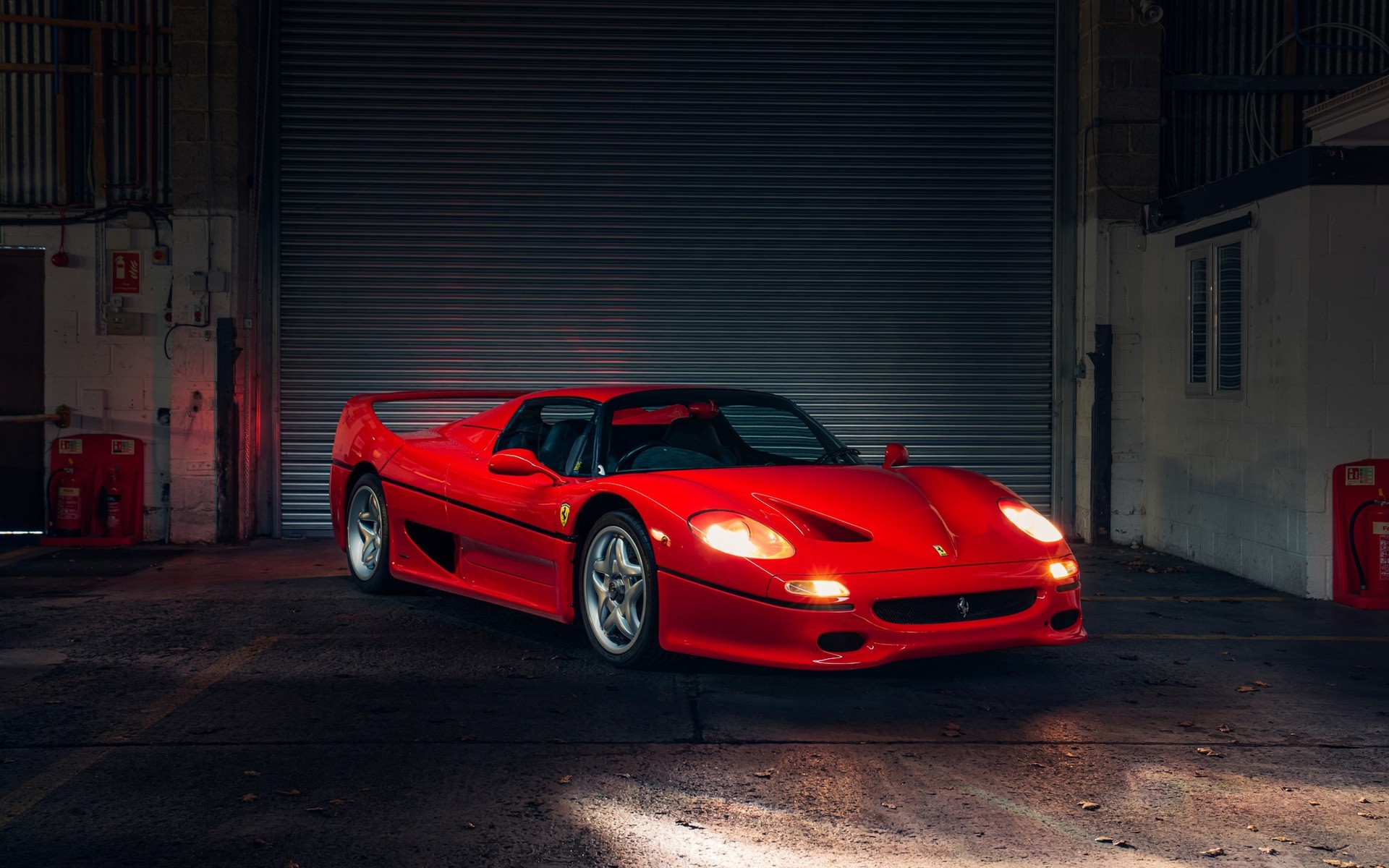 1997_Ferrari_F50_RHD-1