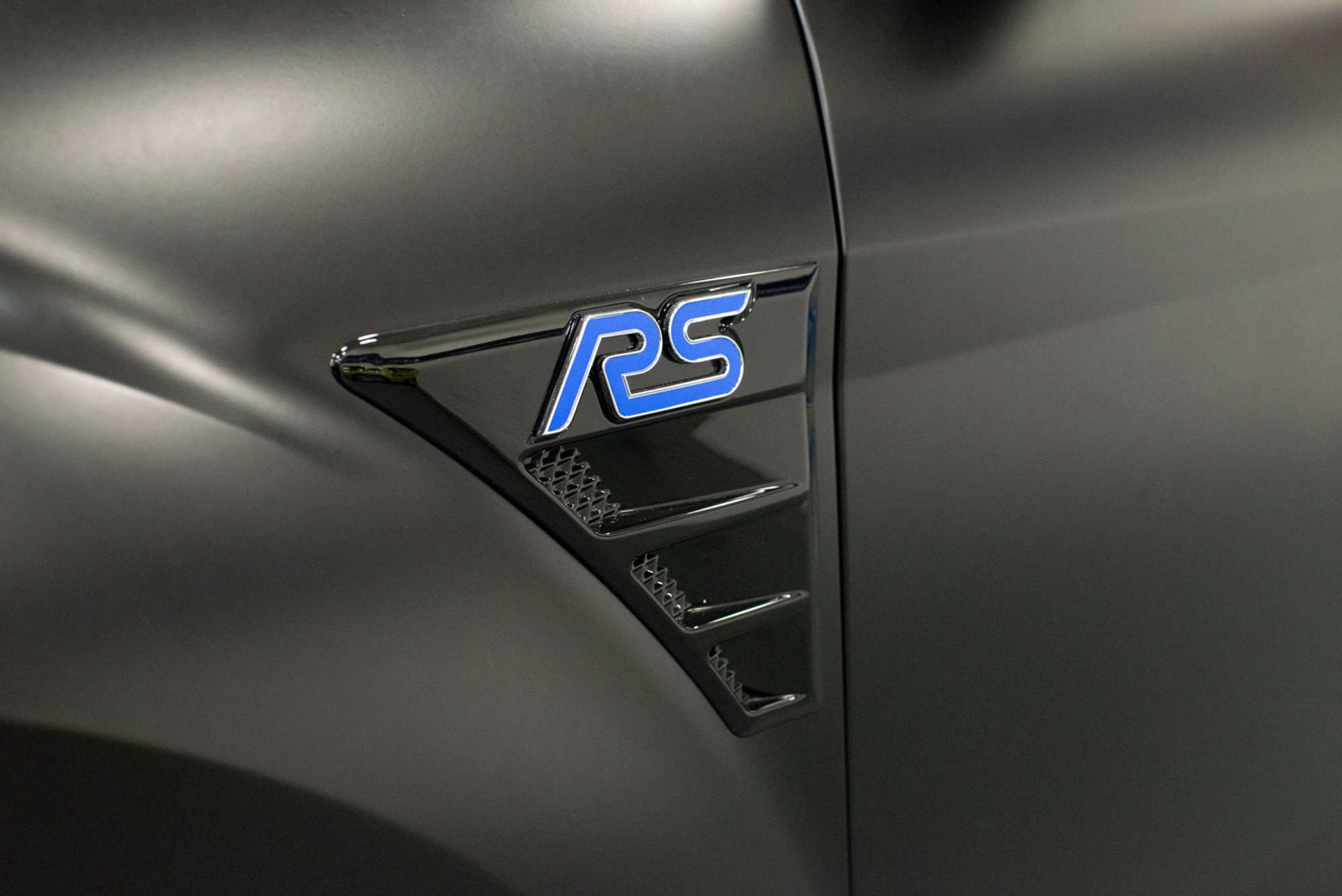 2010_Ford_Focus_RS500_sale-21