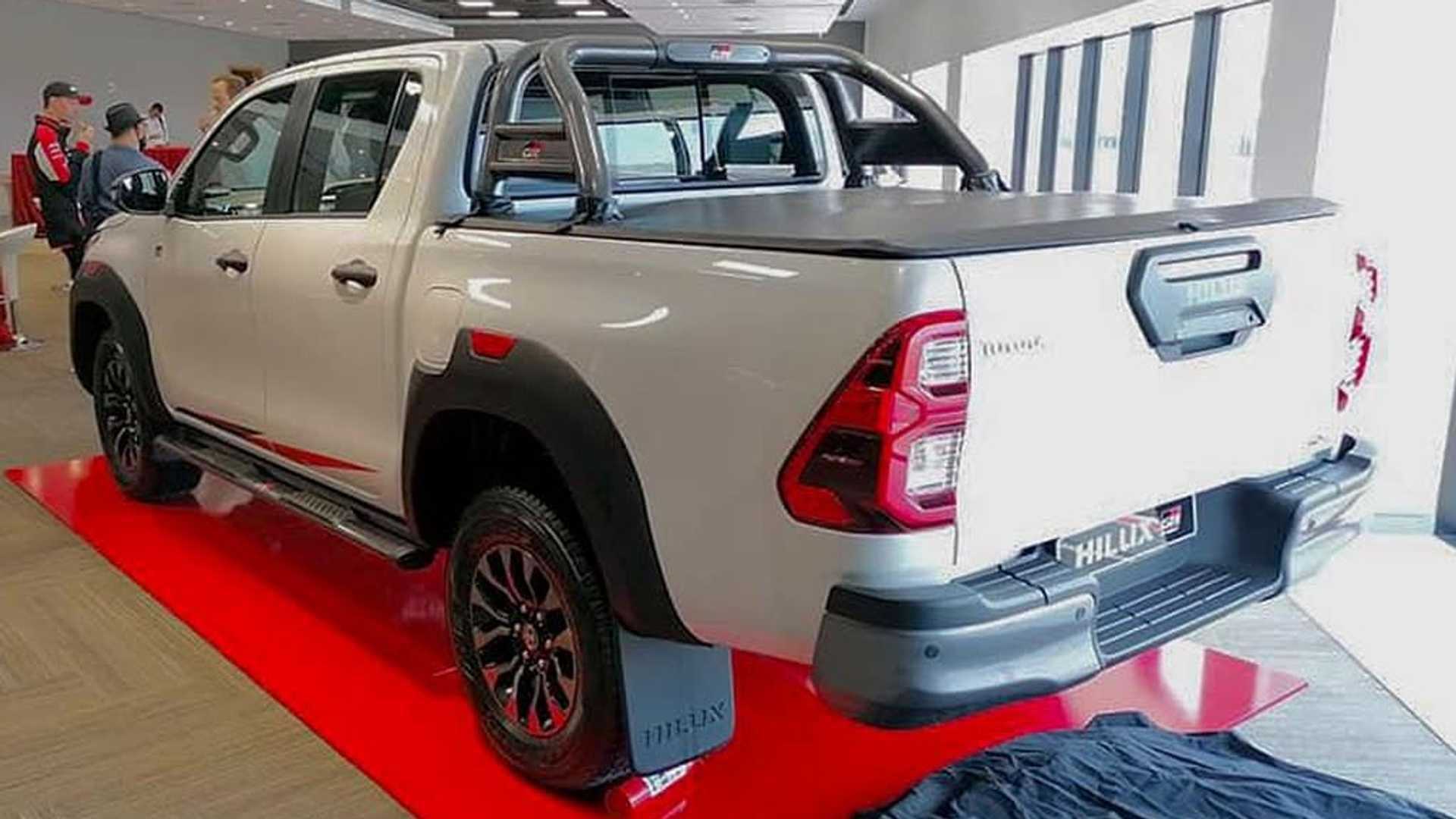 2022_Toyota_Hilux_GR_Sport_South_Africa-1