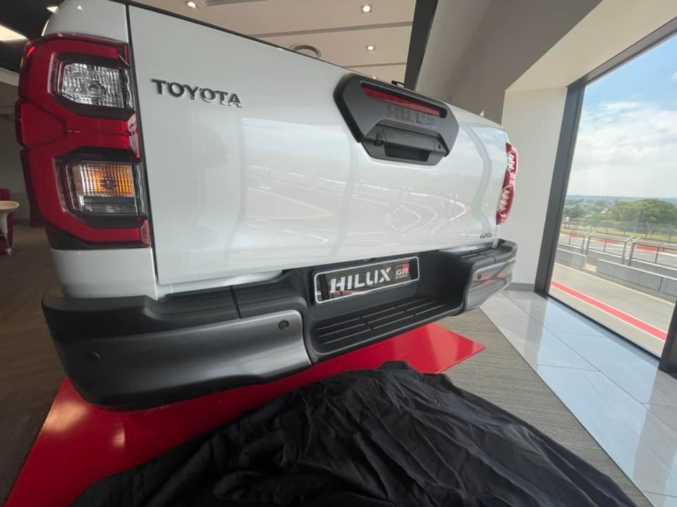 2022_Toyota_Hilux_GR_Sport_South_Africa-5