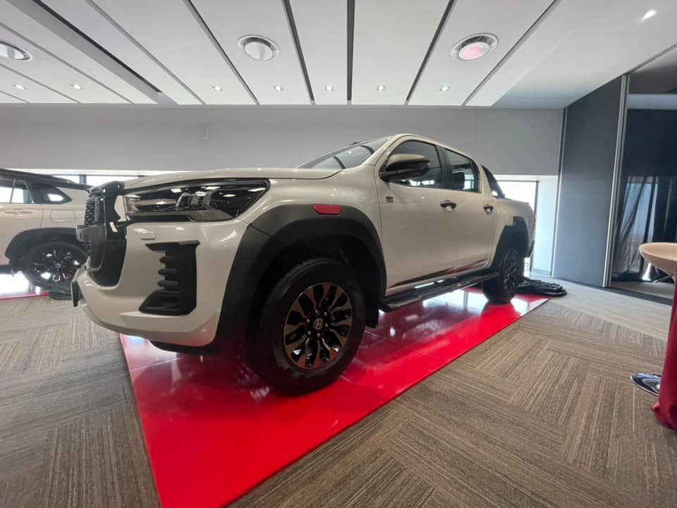 2022_Toyota_Hilux_GR_Sport_South_Africa-9
