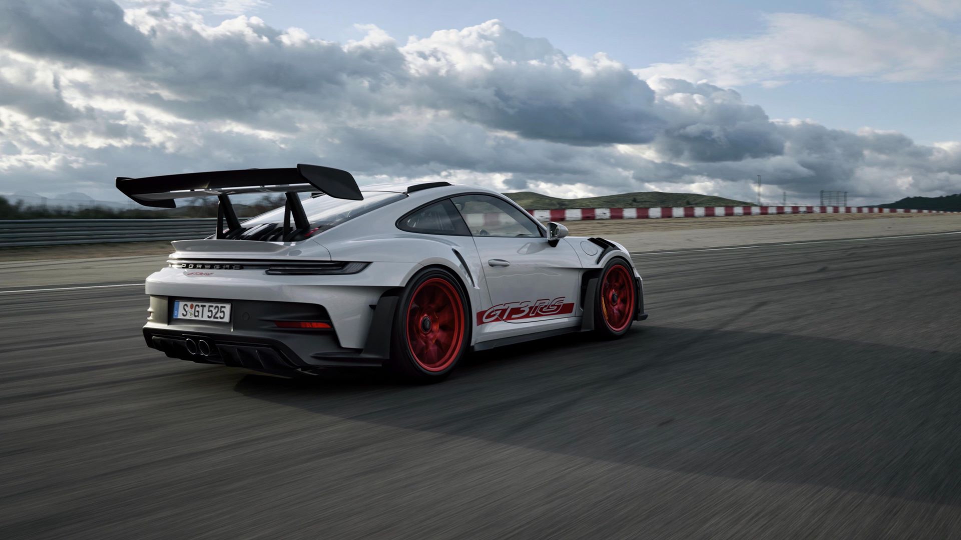 Porsche-911-GT3-RS-3