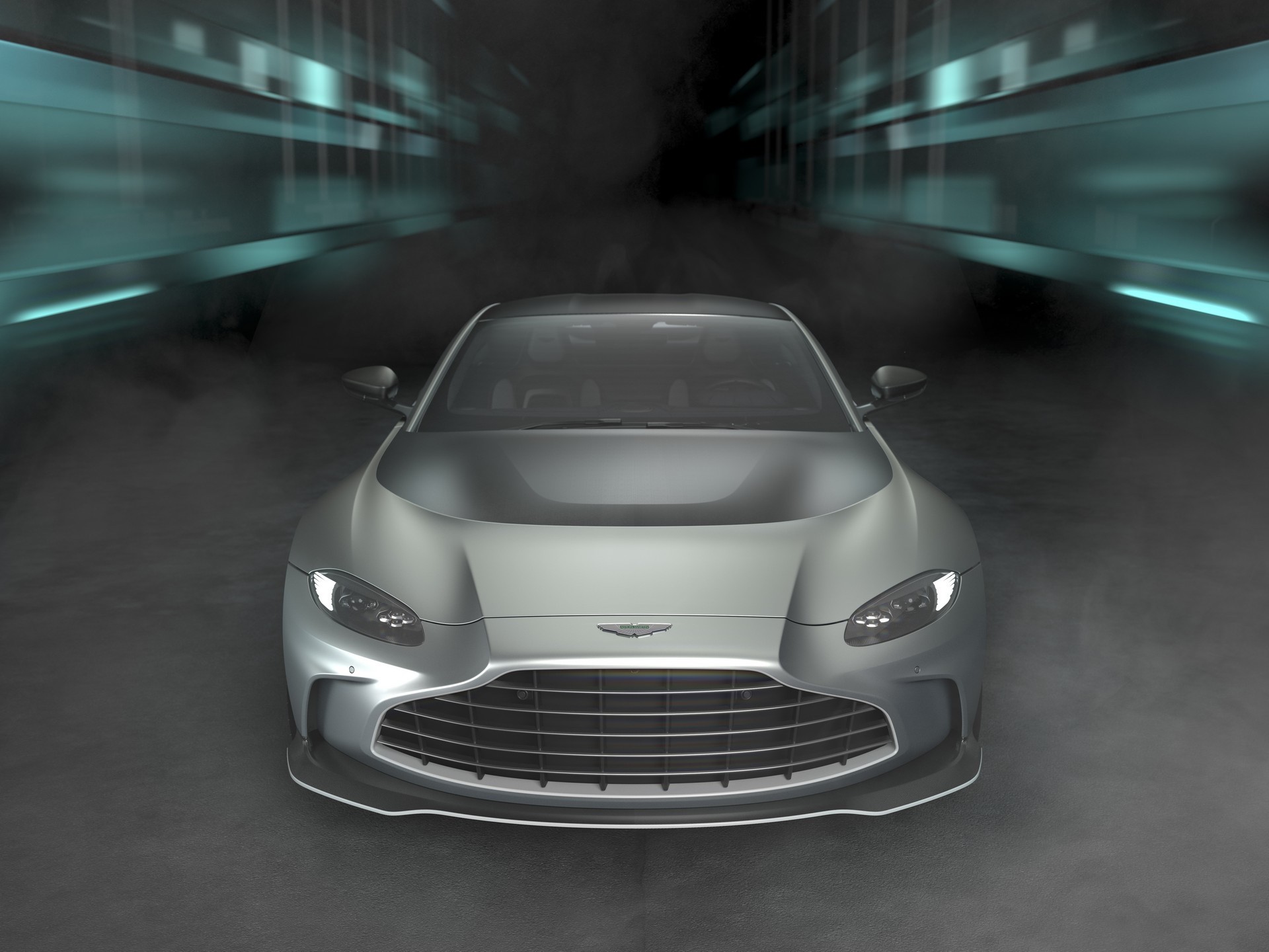 Aston_Martin_V12_Vantage-4