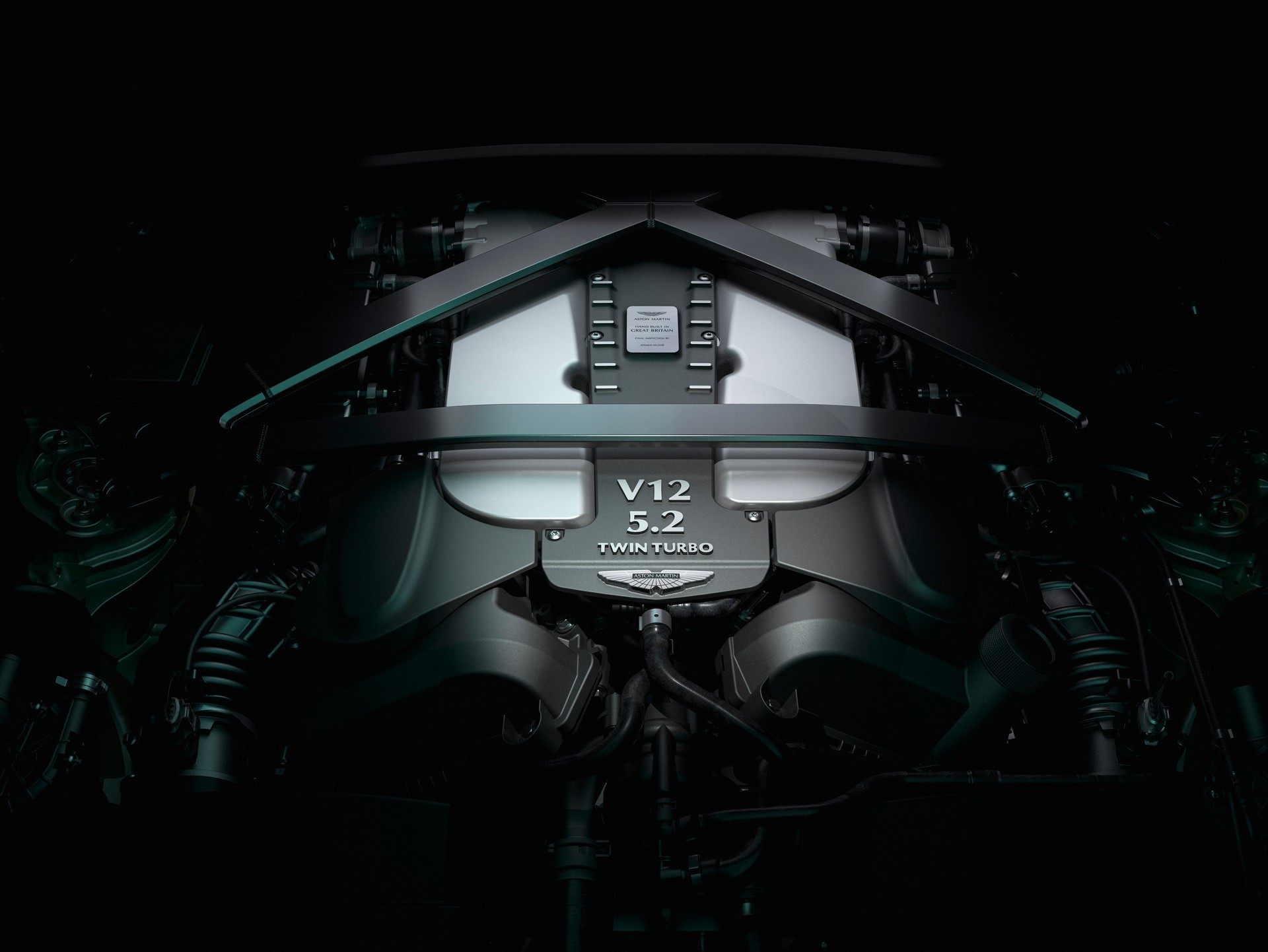 Aston_Martin_V12_Vantage-6