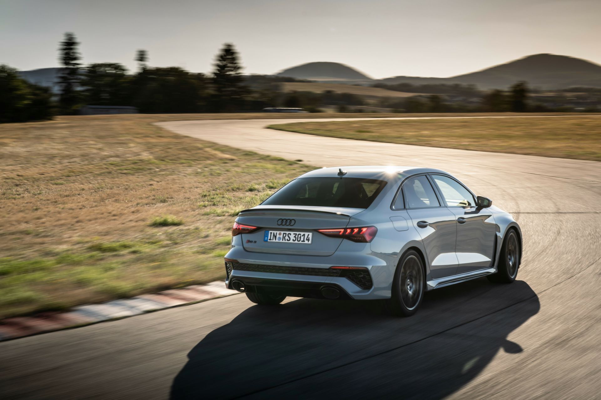2023-Audi-RS3-Performance-edition-4