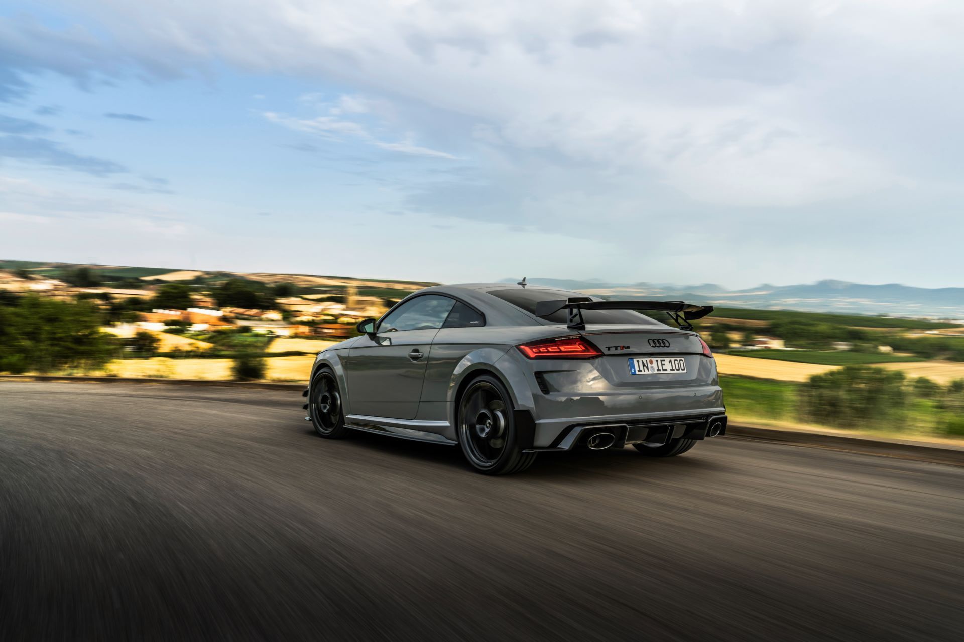 Audi-TT-RS-Iconic-Edition-22